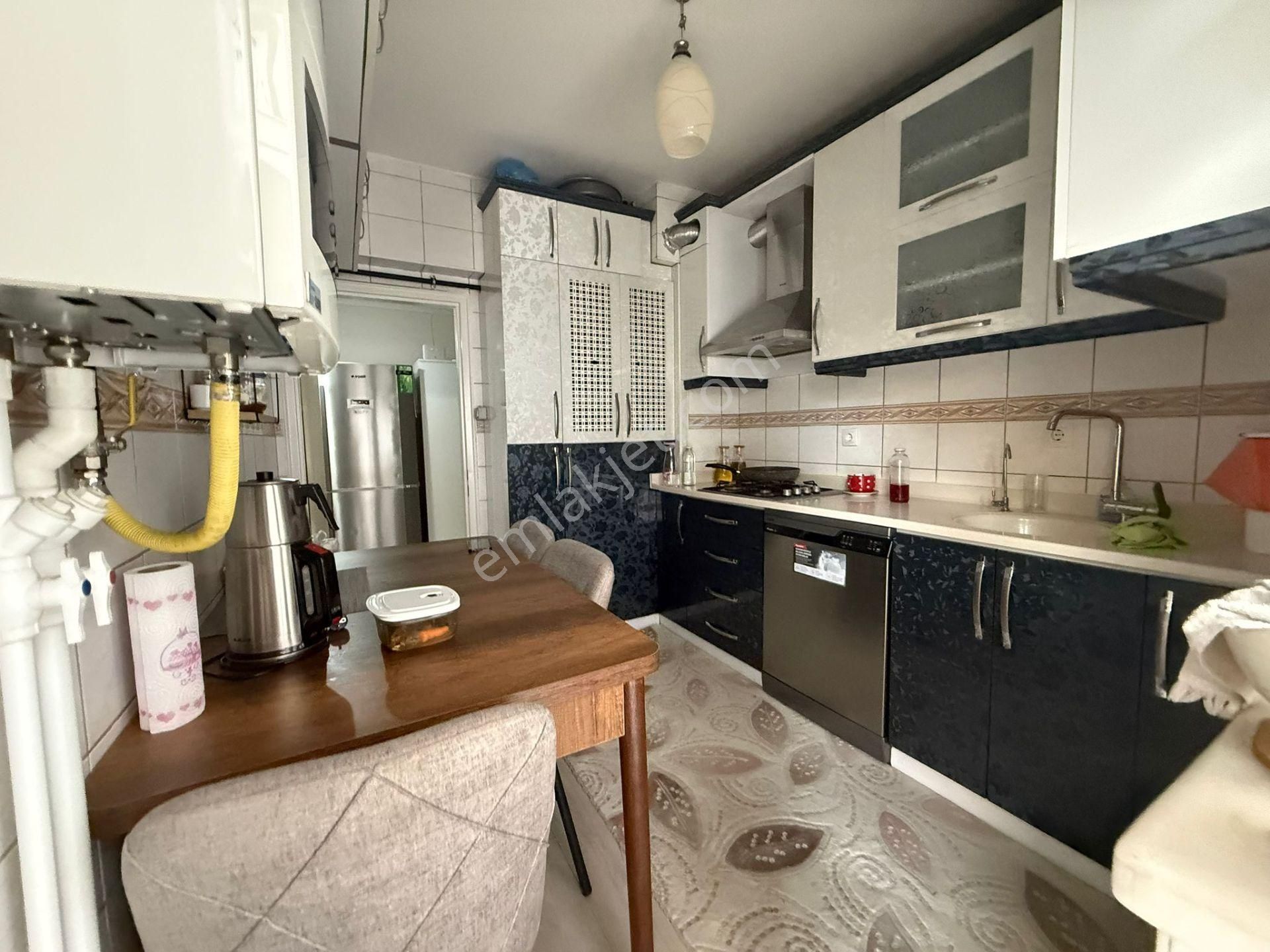 İncirli Mahallesi 19 Mayıs Caddesş Üzerinde 3+1 Daire! - Görsel 3