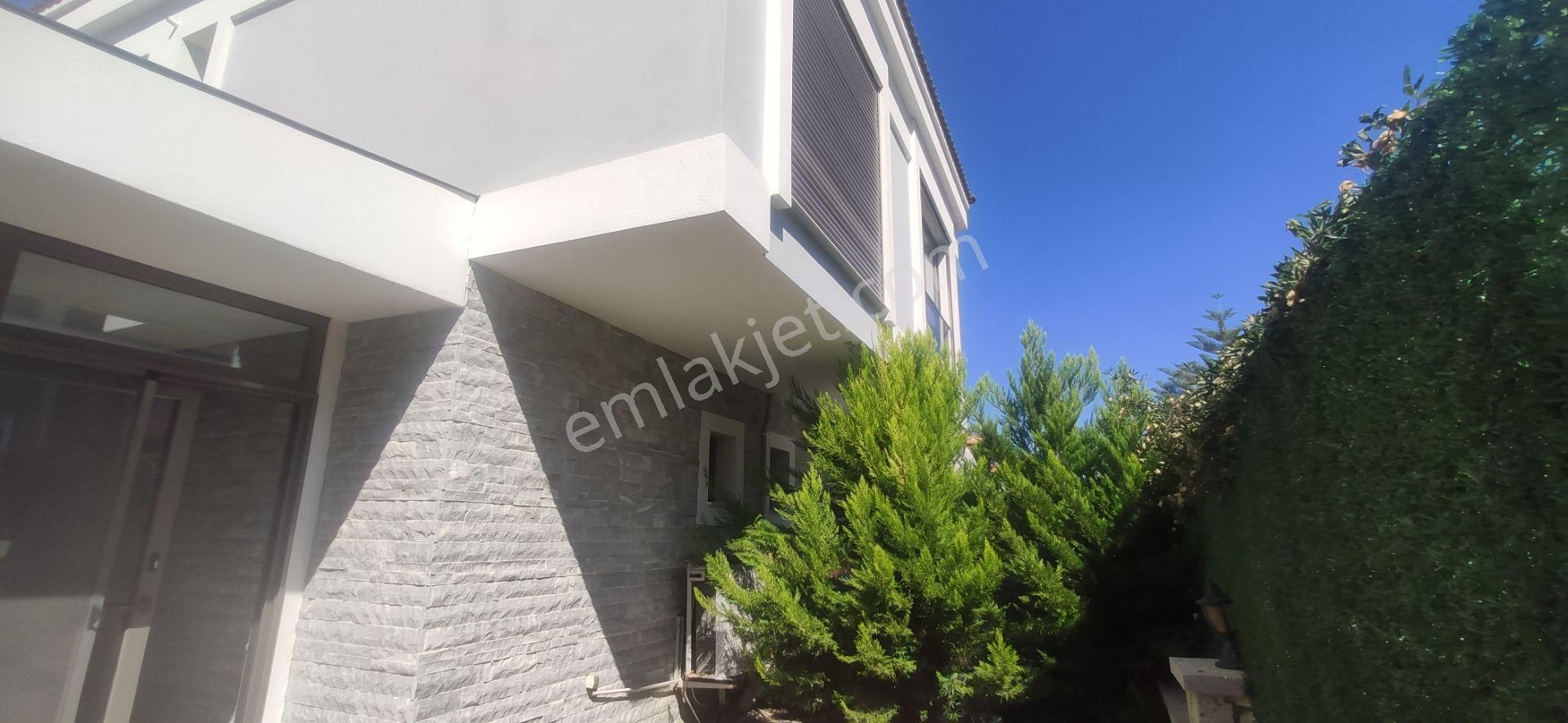 Çeşme Reisdere'de 2+2 Satılık Villa - Görsel 24