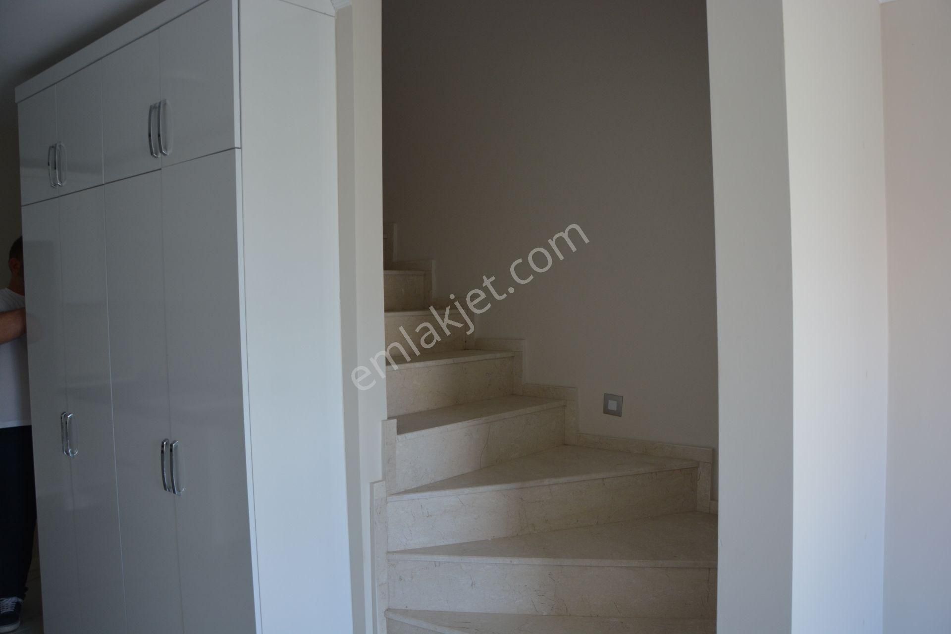 Çeşme Reisdere'de 2+2 Satılık Villa - Görsel 14