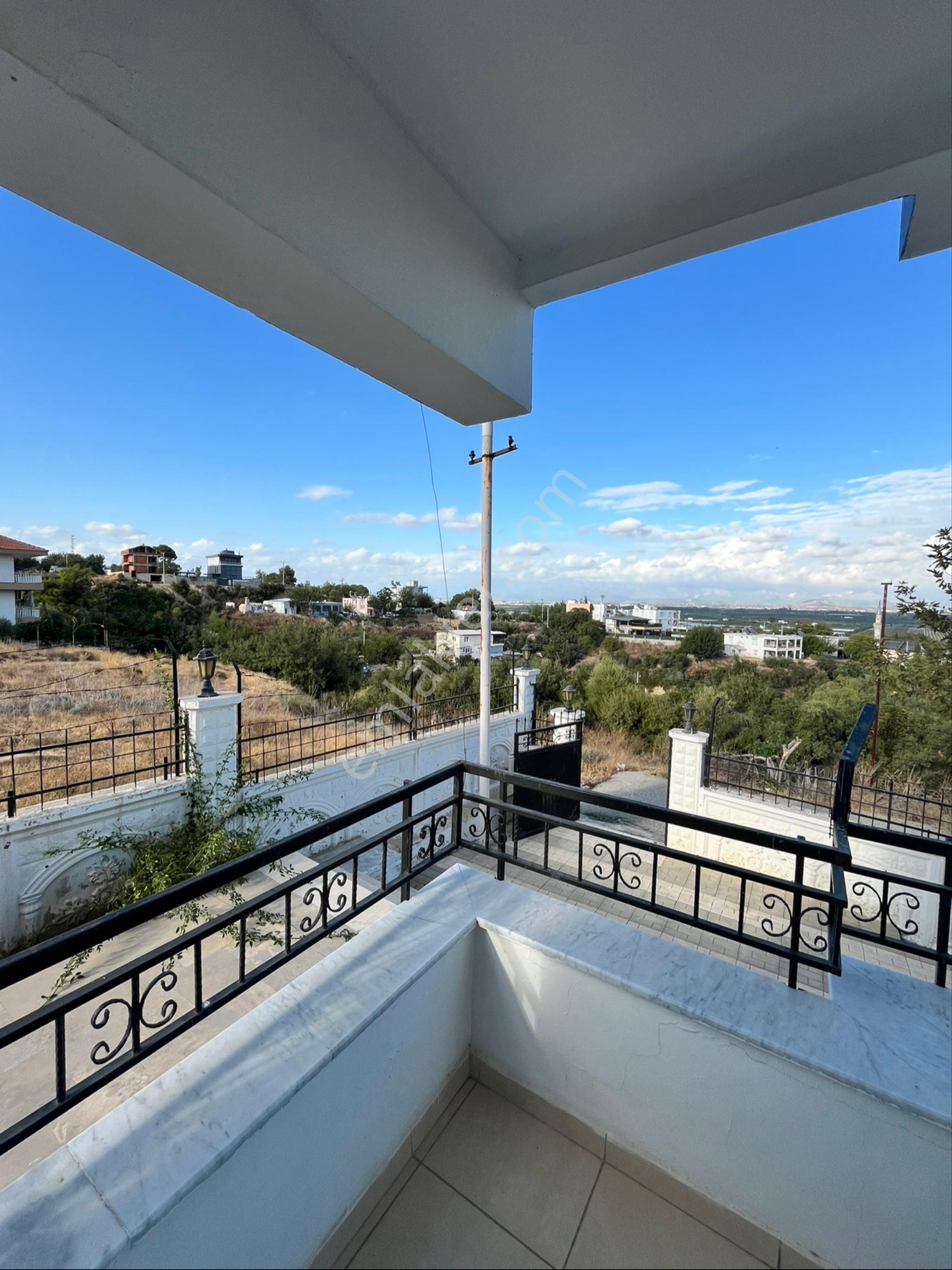 Kötekli Tepesinde Deniz Manzaralı Komple Bina Satılıktır - Görsel 4