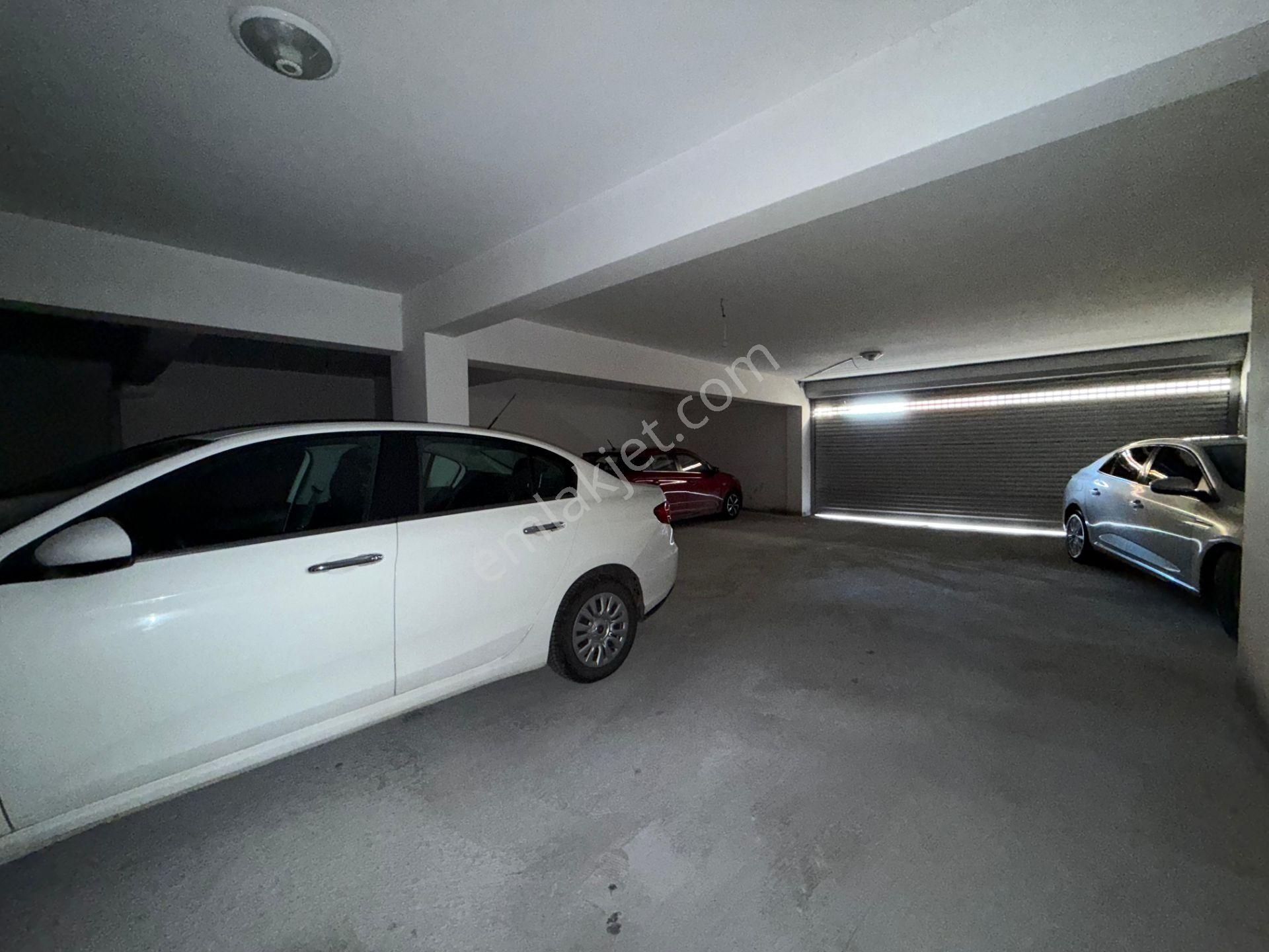 Bağcı Cad. Paraleli Ebeveyn Banyolu Çift Balkonlu 140 M2 - Görsel 32