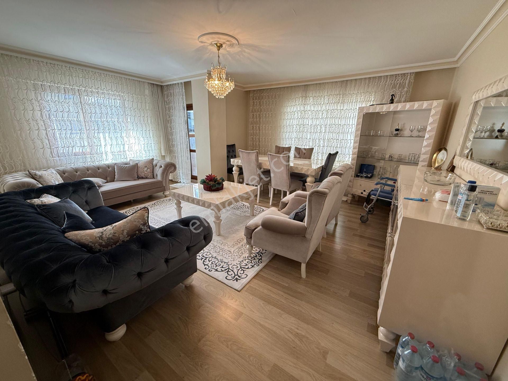 Bağcı Cad. Paraleli Ebeveyn Banyolu Çift Balkonlu 140 M2 - Görsel 7