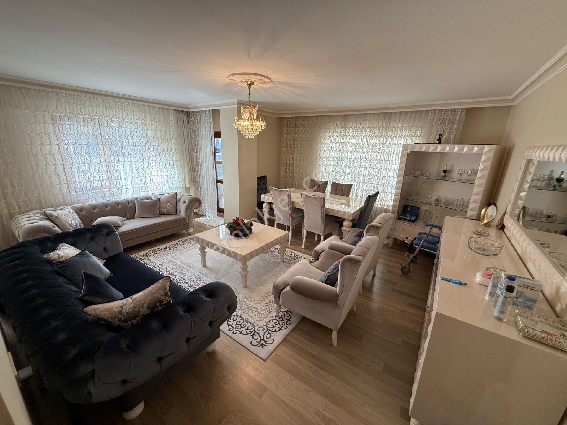 Bağcı Cad. Paraleli Ebeveyn Banyolu Çift Balkonlu 140 M2 - Görsel 6