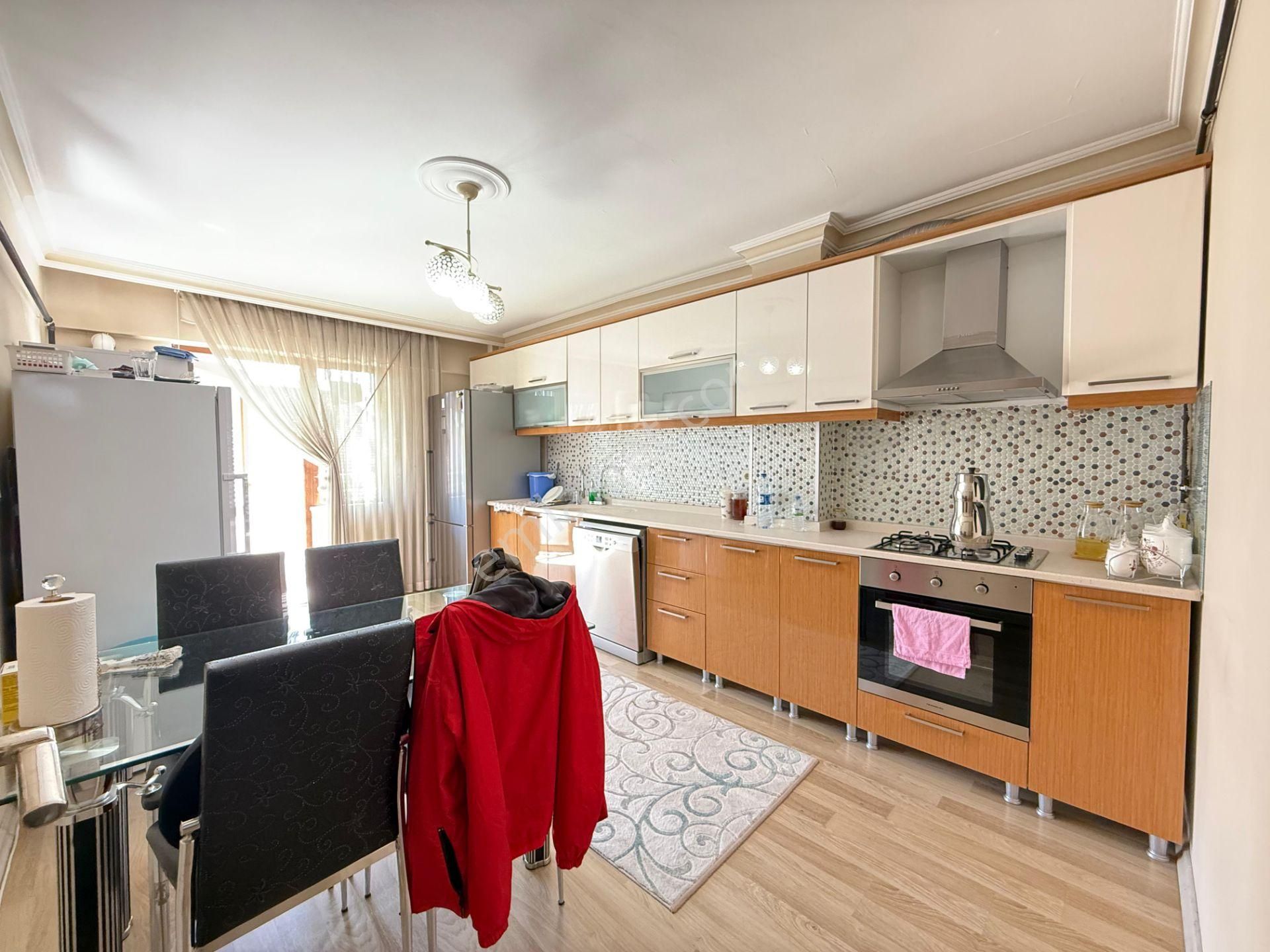 Bağcı Cad. Paraleli Ebeveyn Banyolu Çift Balkonlu 140 M2 - Görsel 3