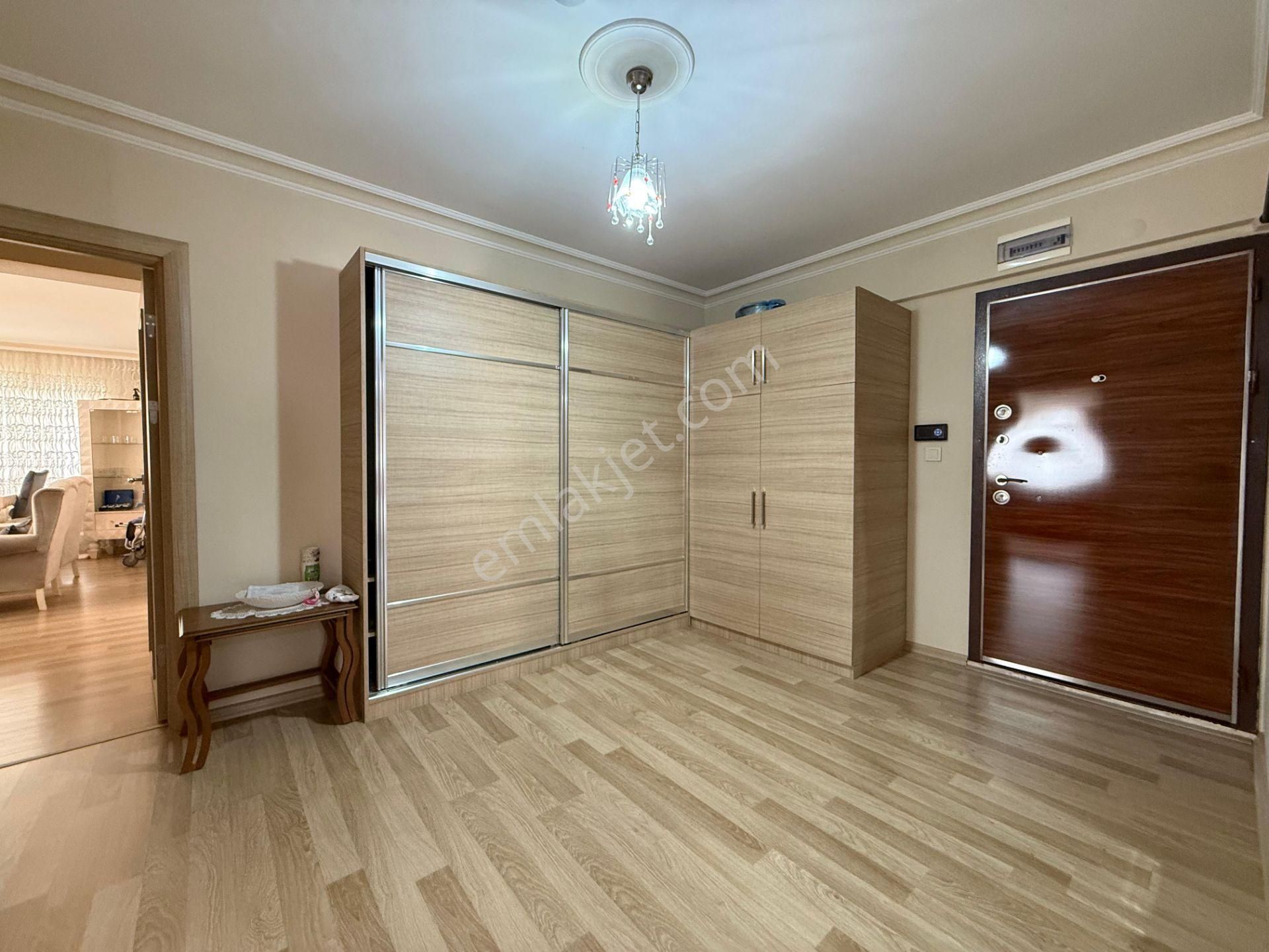 Bağcı Cad. Paraleli Ebeveyn Banyolu Çift Balkonlu 140 M2 - Görsel 21