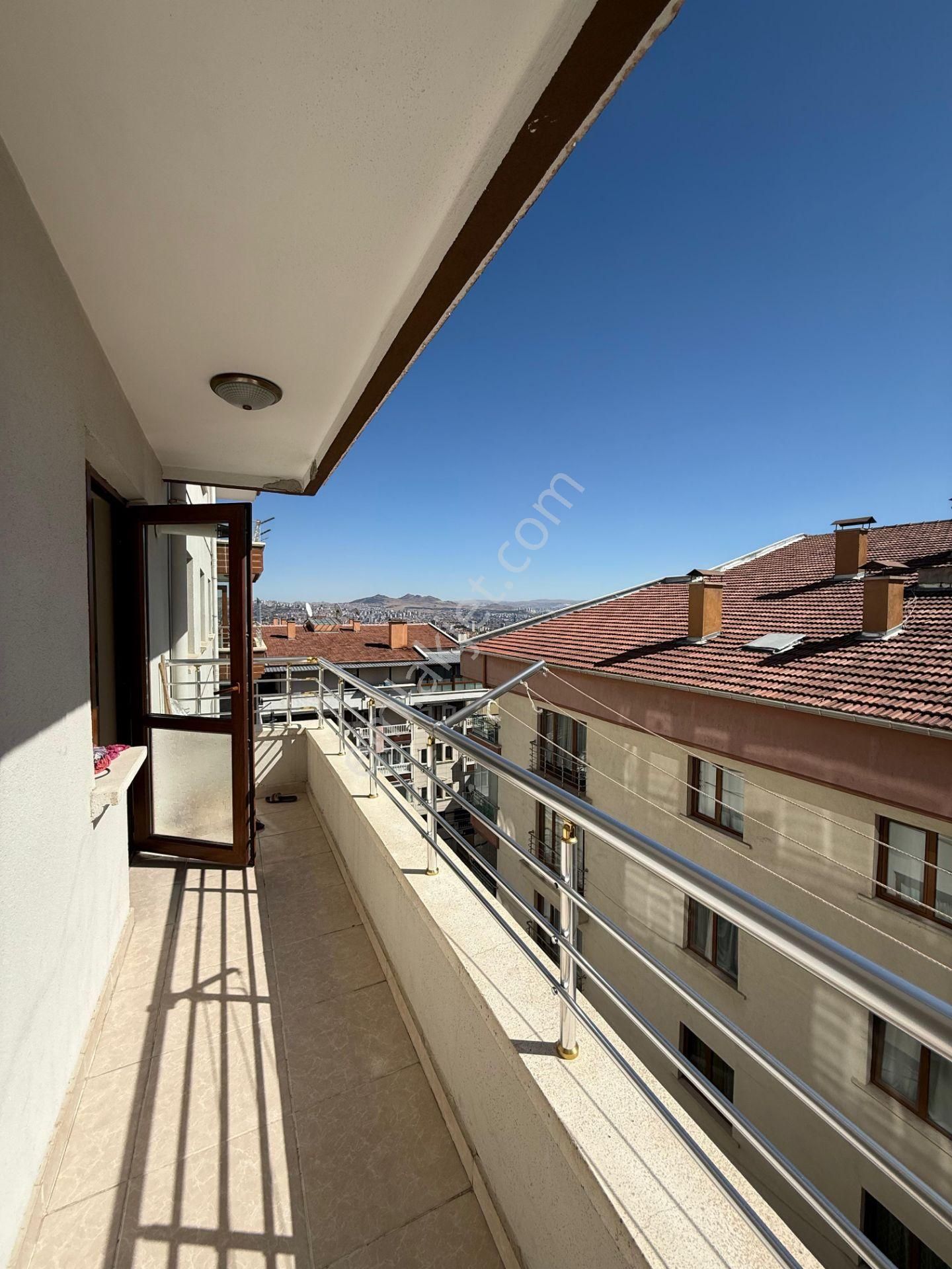 Bağcı Cad. Paraleli Ebeveyn Banyolu Çift Balkonlu 140 M2 - Görsel 26