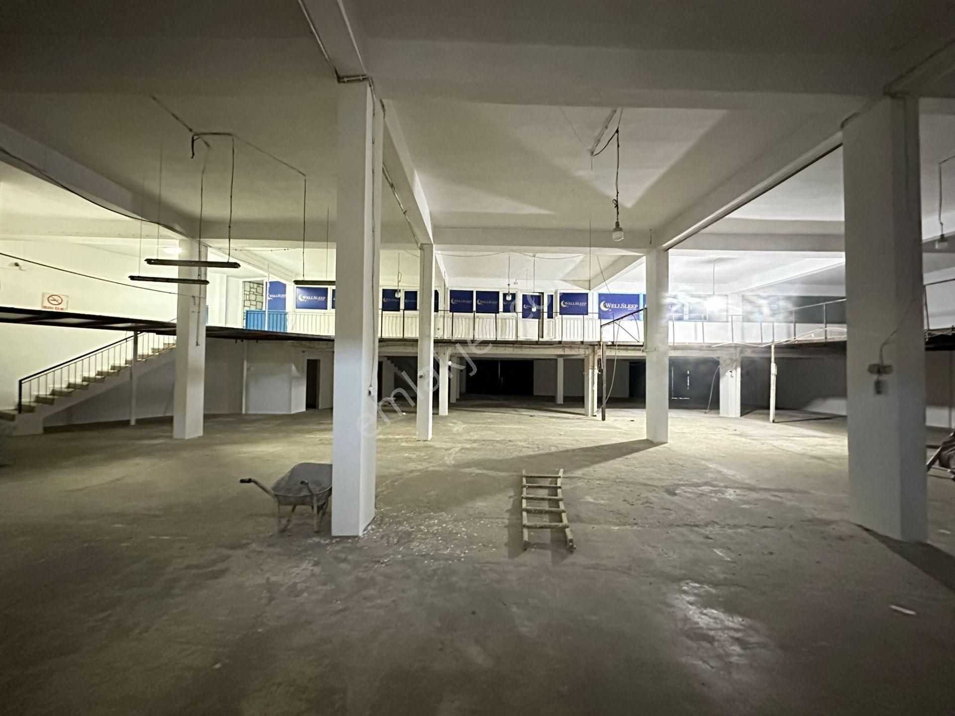 2tır+1kamyon Aynıanda İndirbindir Yapılan 2 Cephe 2850m İşyeri - Görsel 14