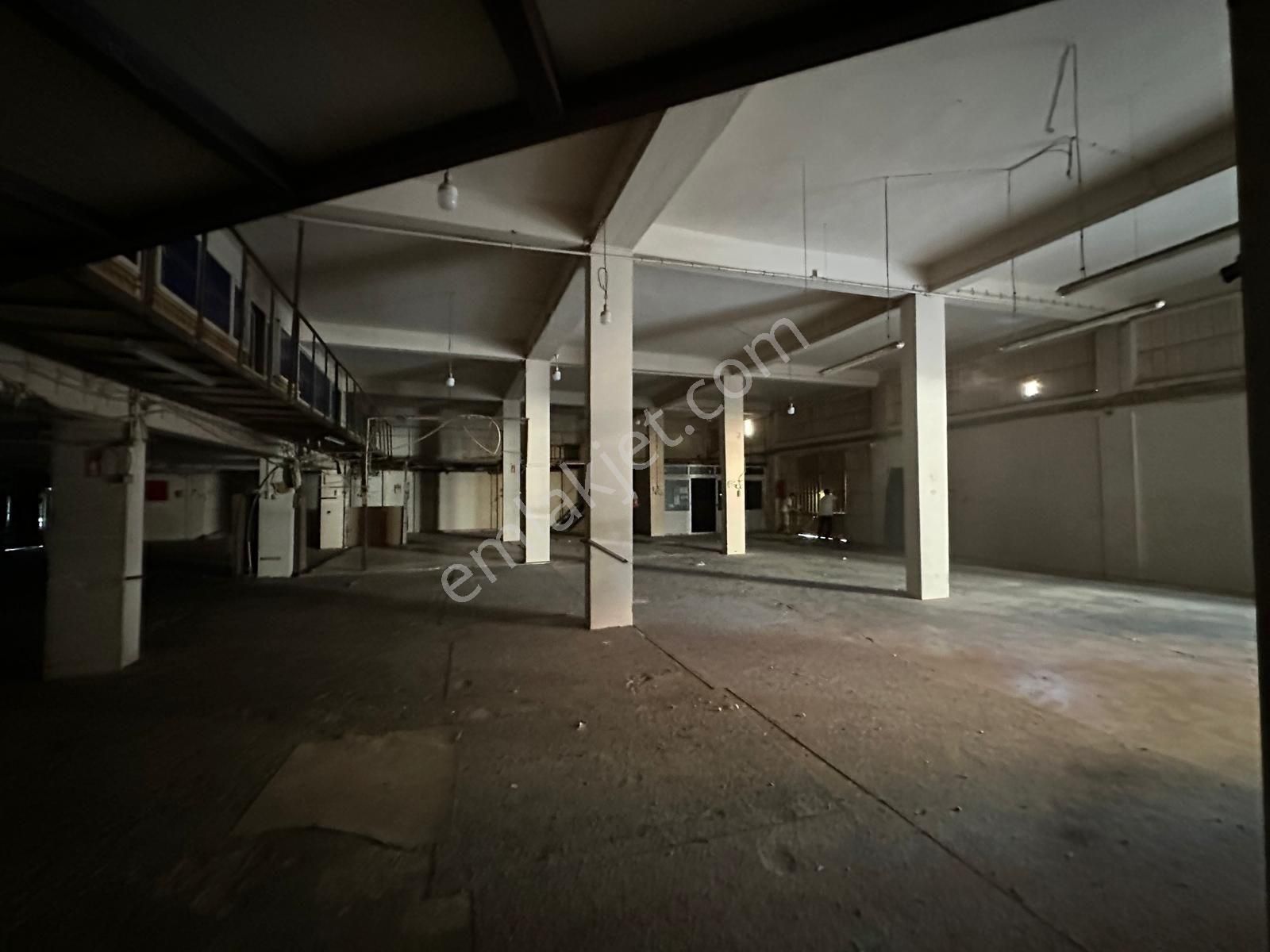 2tır+1kamyon Aynıanda İndirbindir Yapılan 2 Cephe 2850m İşyeri - Görsel 2