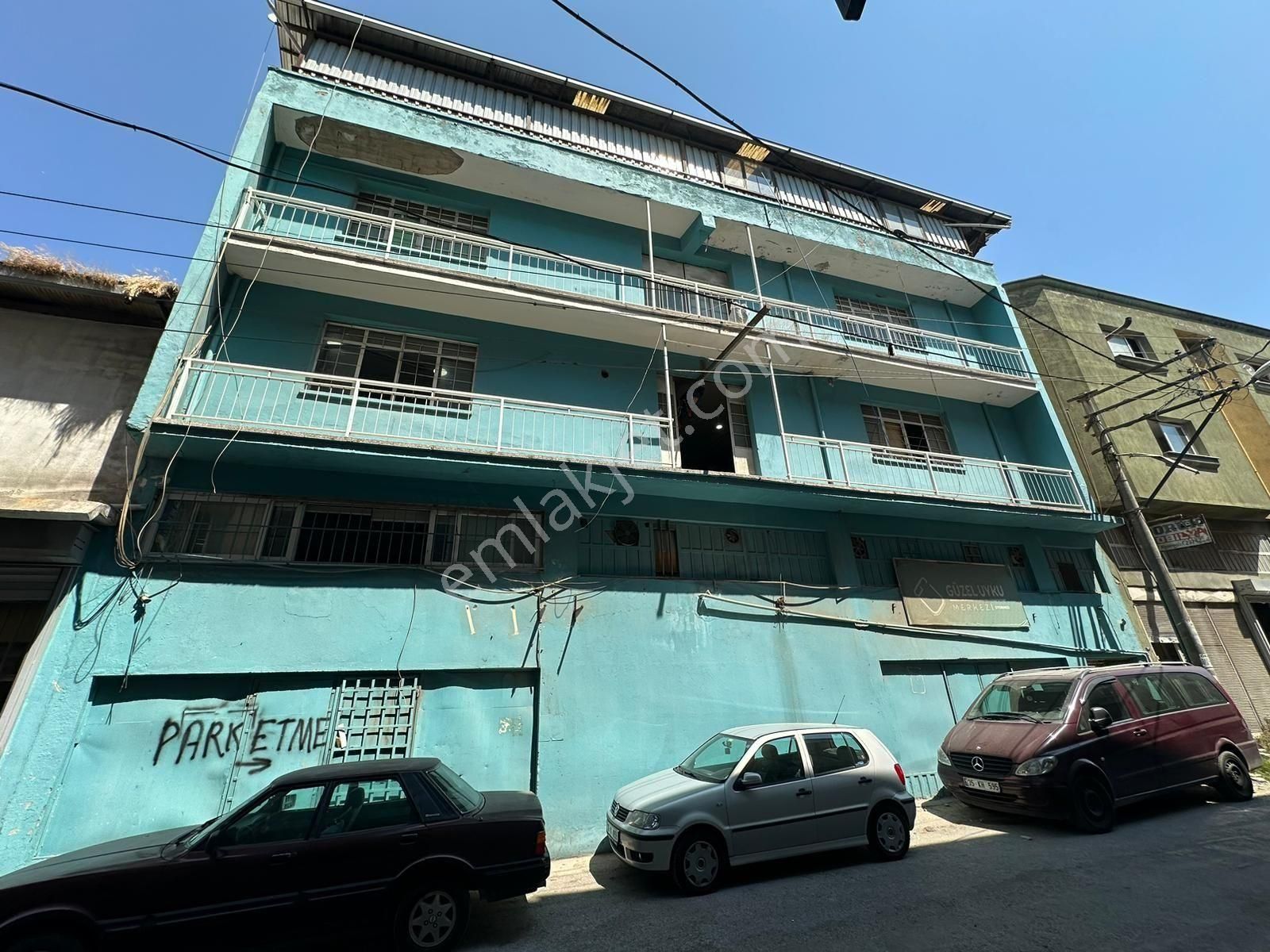 2tır+1kamyon Aynıanda İndirbindir Yapılan 2 Cephe 2850m İşyeri