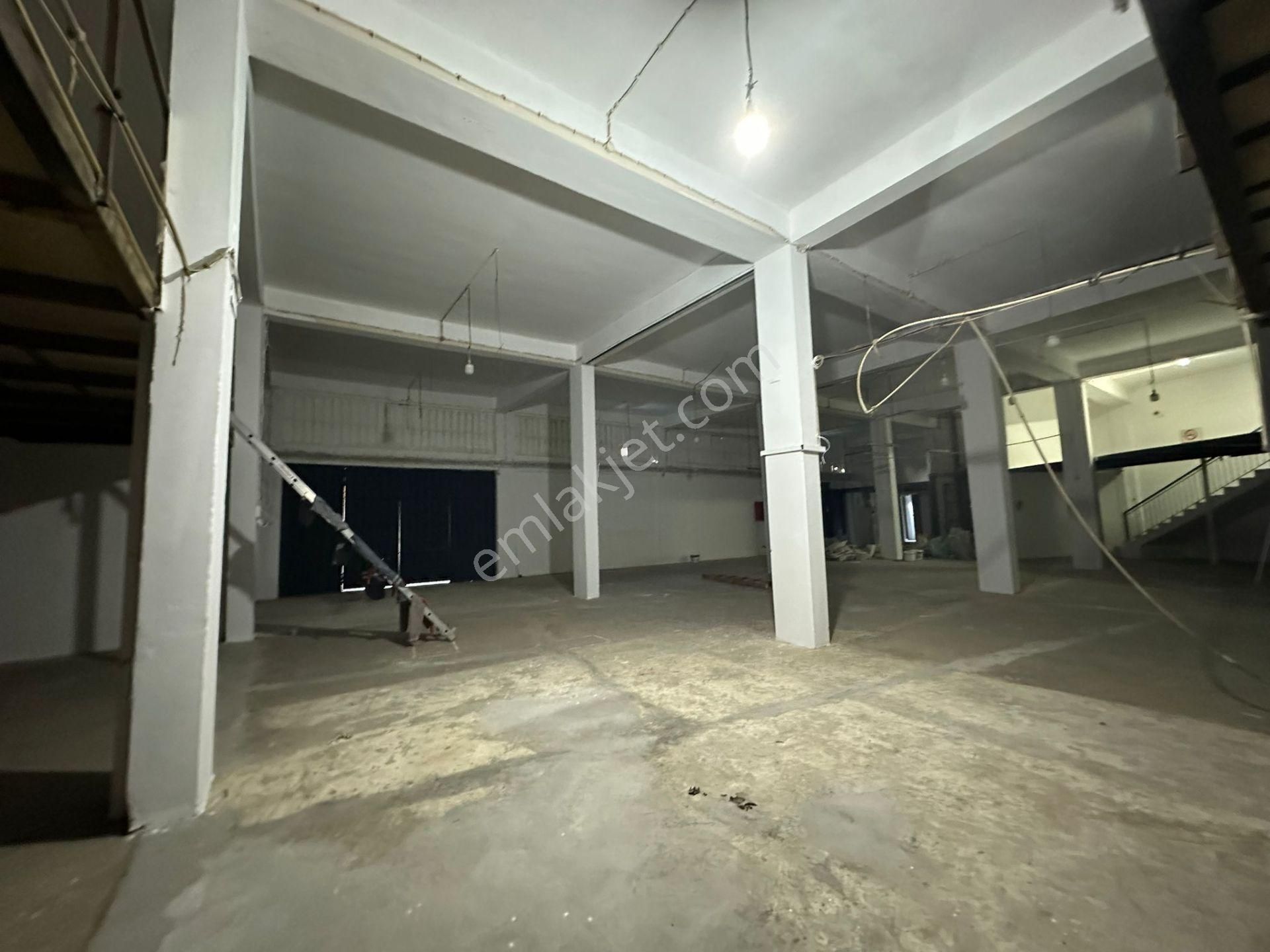 2tır+1kamyon Aynıanda İndirbindir Yapılan 2 Cephe 2850m İşyeri - Görsel 19