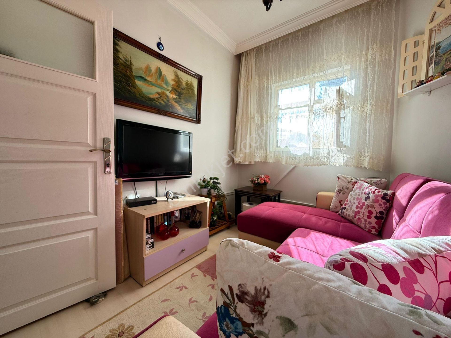 Bağlarbaşı'nda Cadde Üzeri 3+1 Daire! - Görsel 7