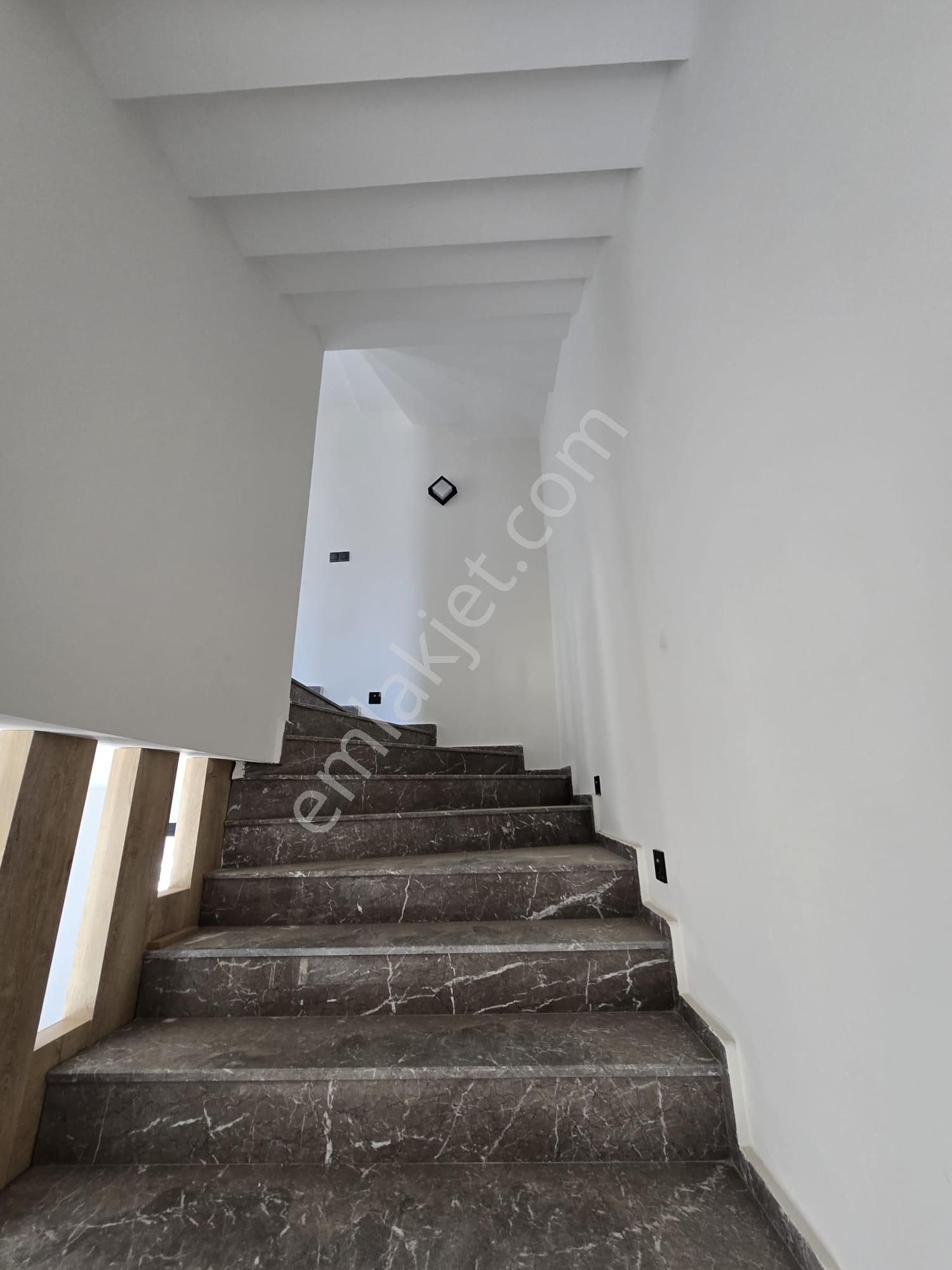 Akbükte Denize 100 Adım, Lüks 4+1 Yarı Akıllı, Sıfır Villa - Görsel 23