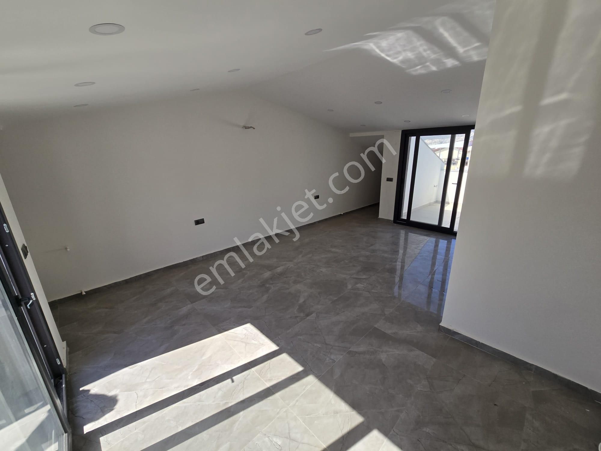 Akbükte Denize 100 Adım, Lüks 4+1 Yarı Akıllı, Sıfır Villa - Görsel 14