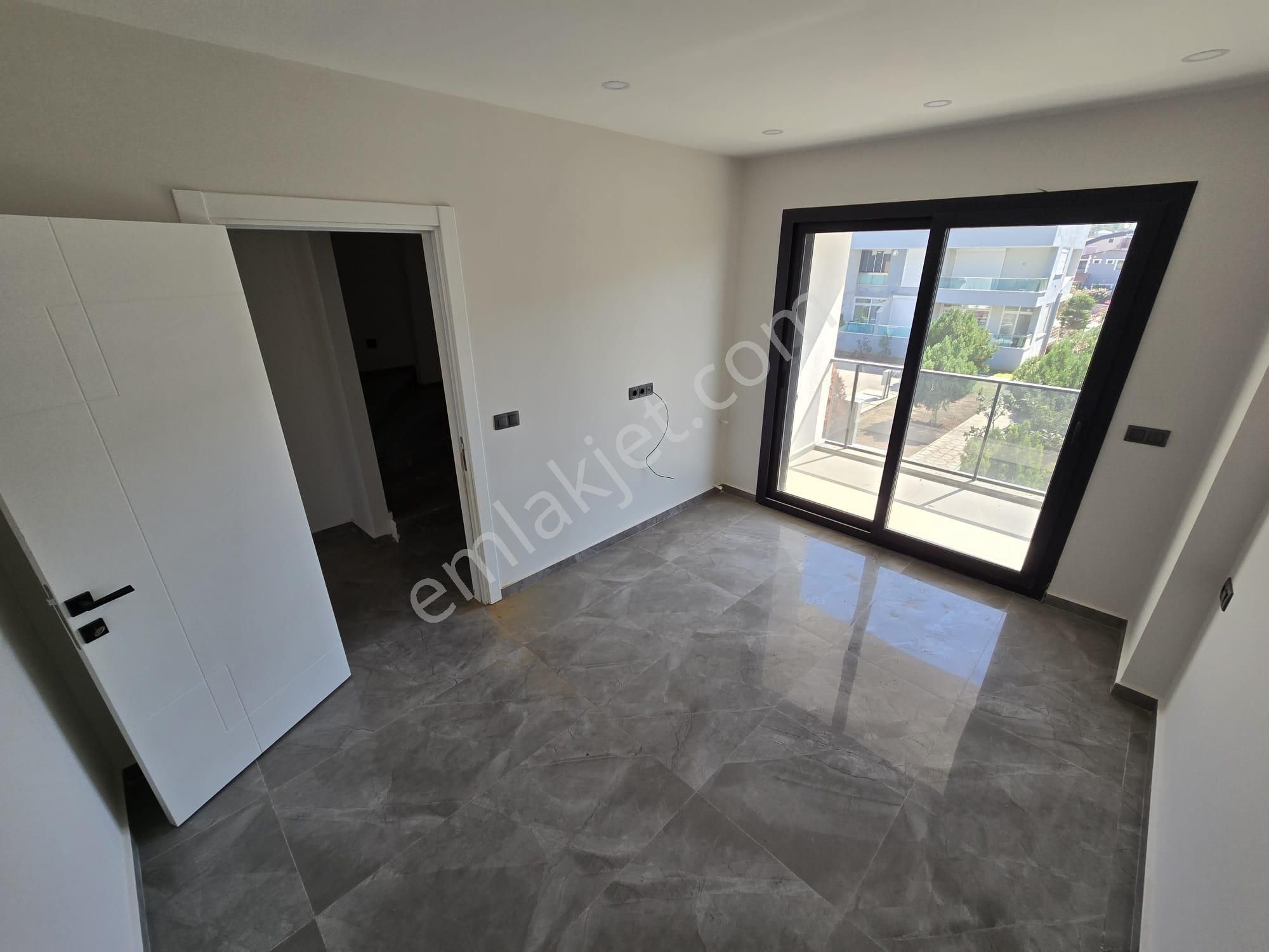 Akbükte Denize 100 Adım, Lüks 4+1 Yarı Akıllı, Sıfır Villa - Görsel 17