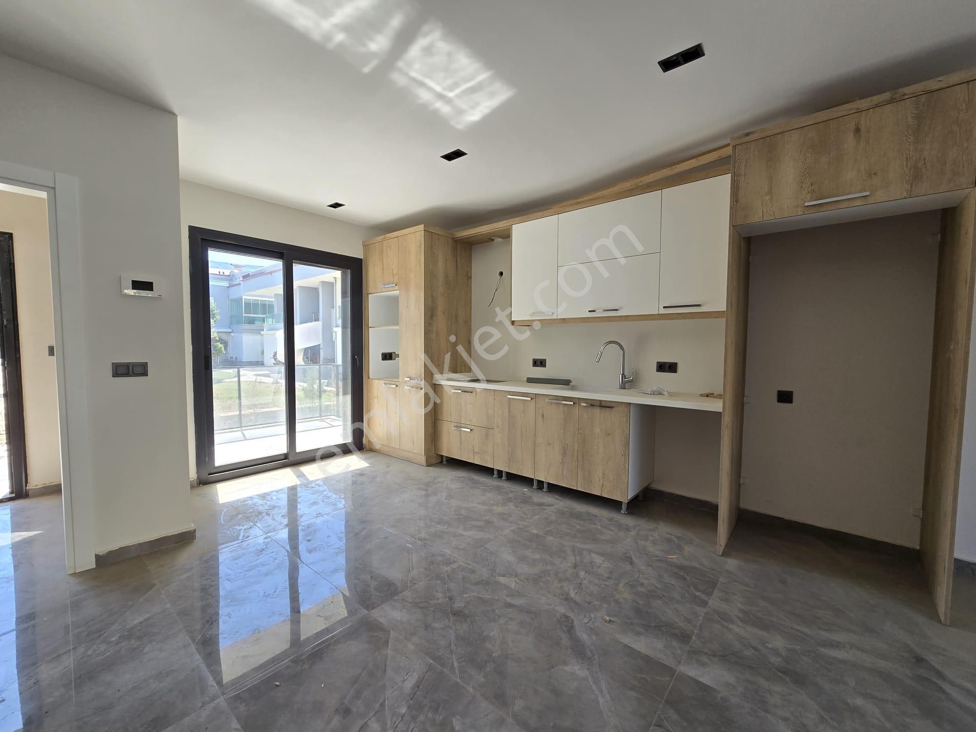 Akbükte Denize 100 Adım, Lüks 4+1 Yarı Akıllı, Sıfır Villa - Görsel 11