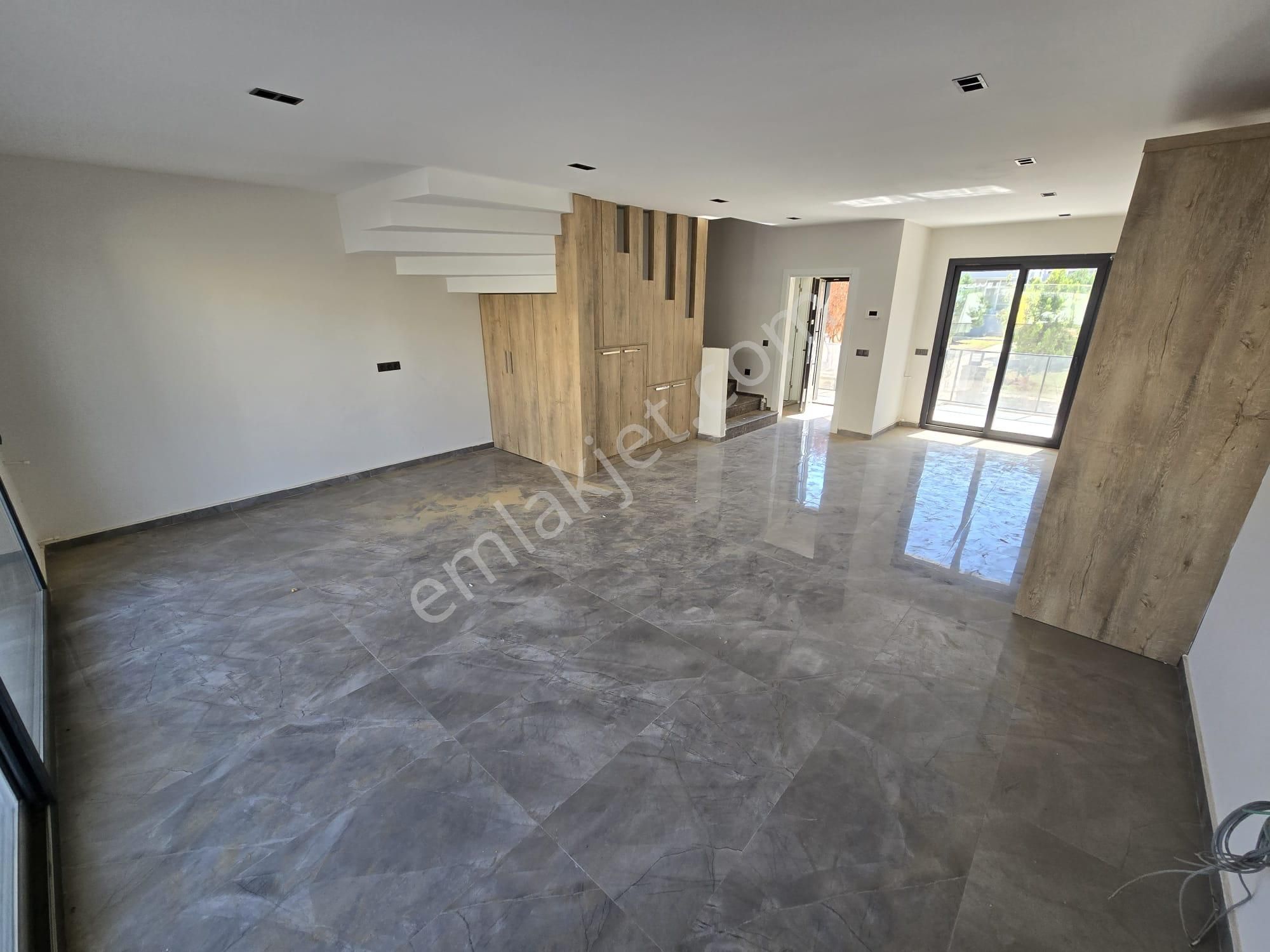 Akbükte Denize 100 Adım, Lüks 4+1 Yarı Akıllı, Sıfır Villa - Görsel 9