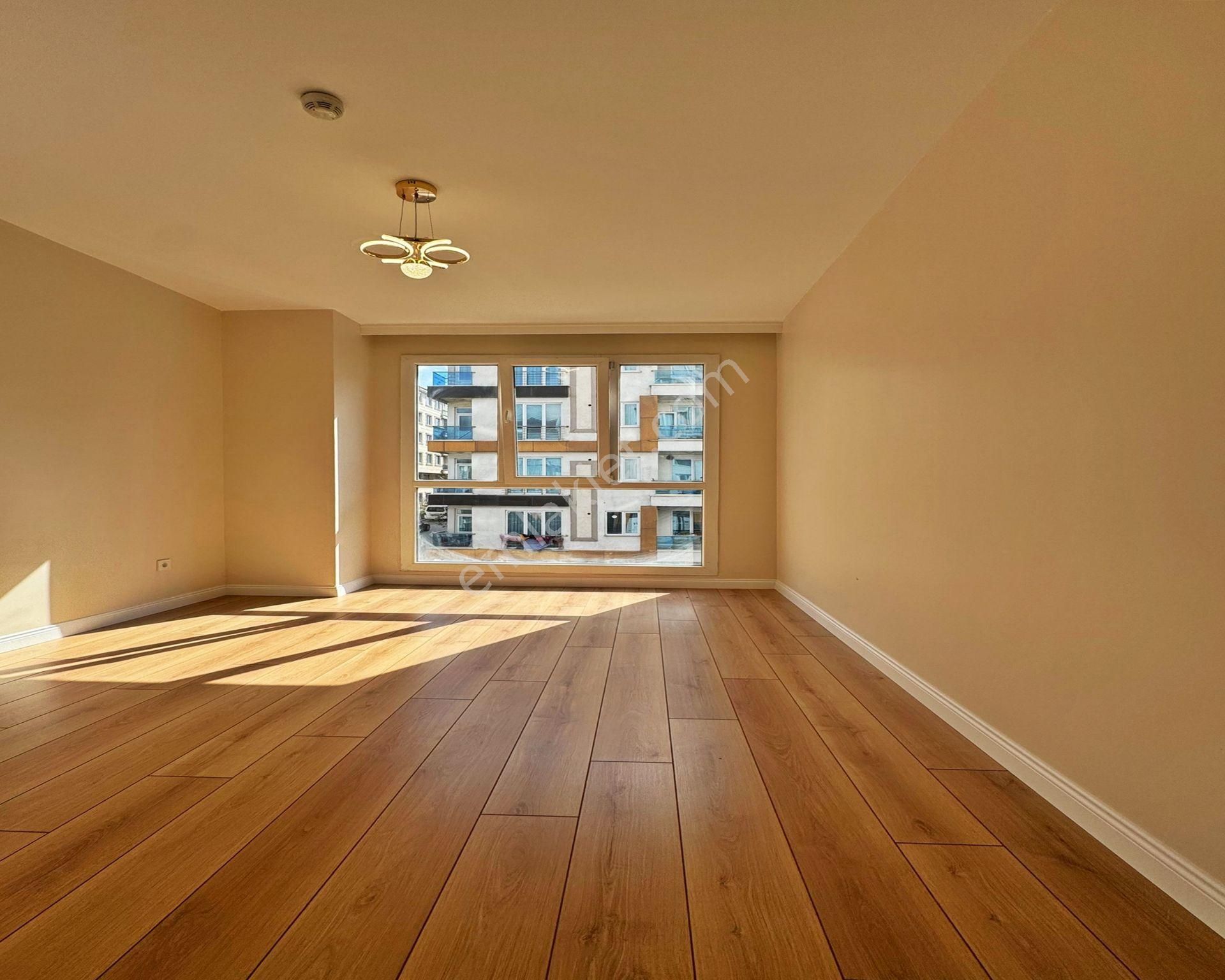 İşte Aradığınız.! Mehterçeşme'de Genişm2 3+1 Satılık Daire - Görsel 7