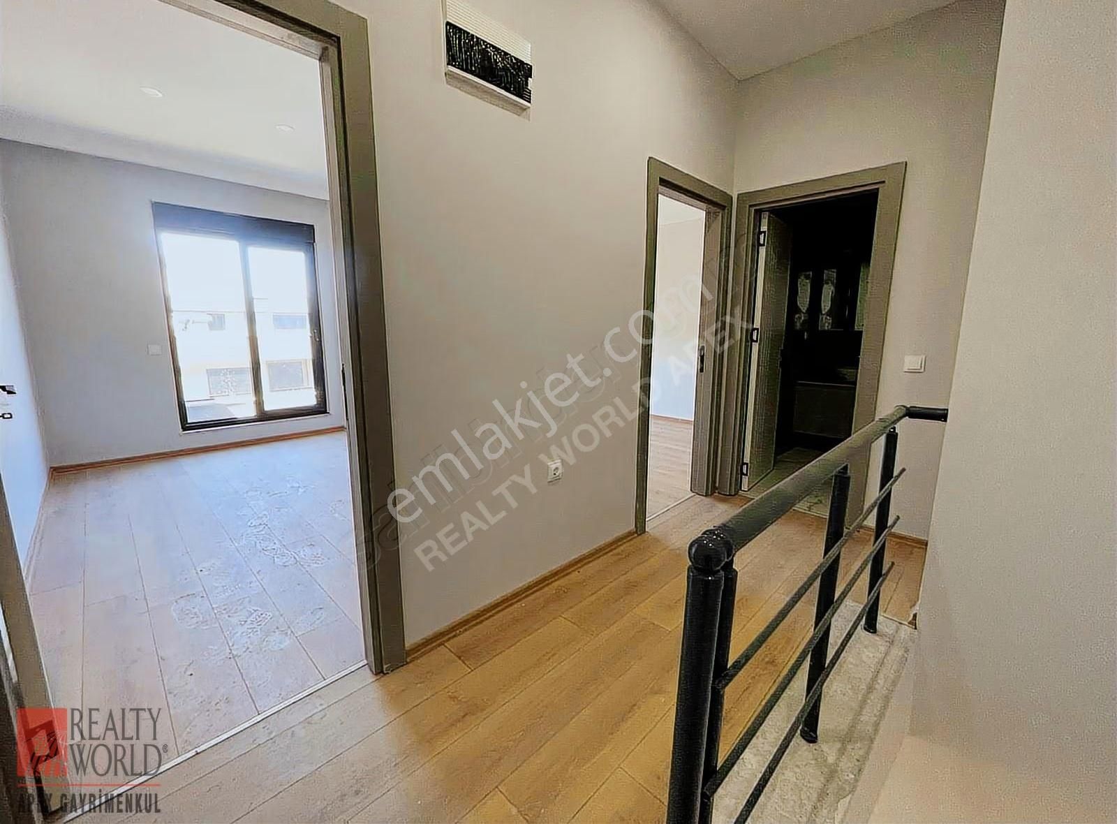 Muratpaşa Güzeloba'da Denize 600m 2+1 İskanlı Dublex Daire - Görsel 3