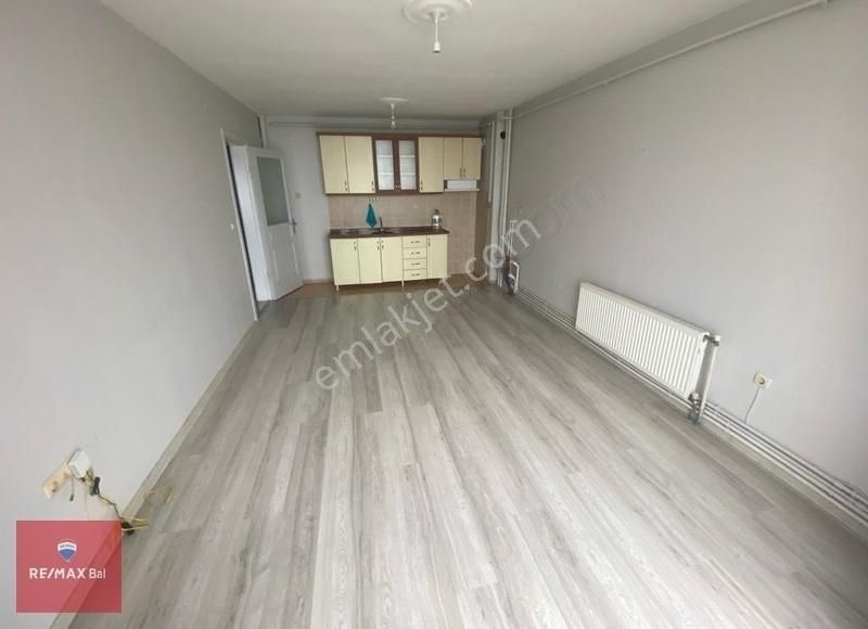 Toki Yenimahalle'de Ön -güney Cephe,ara Kat Temiz Kiralık 1+1 - Görsel 9