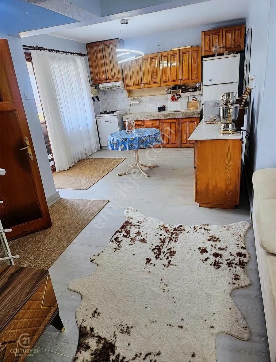 C21 Bal'dan Ayvalık Altınova'da Denizin Kıyısında Kiralık Villa - Görsel 17