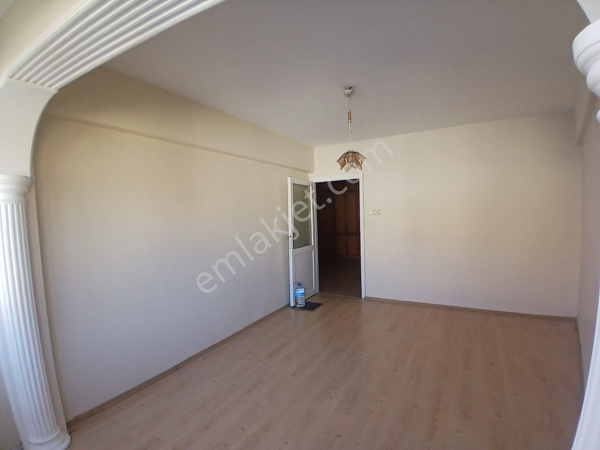 Gemlik Emlaktan Kiralık Derboyu Cadde Üzeri 2+1 - Görsel 19
