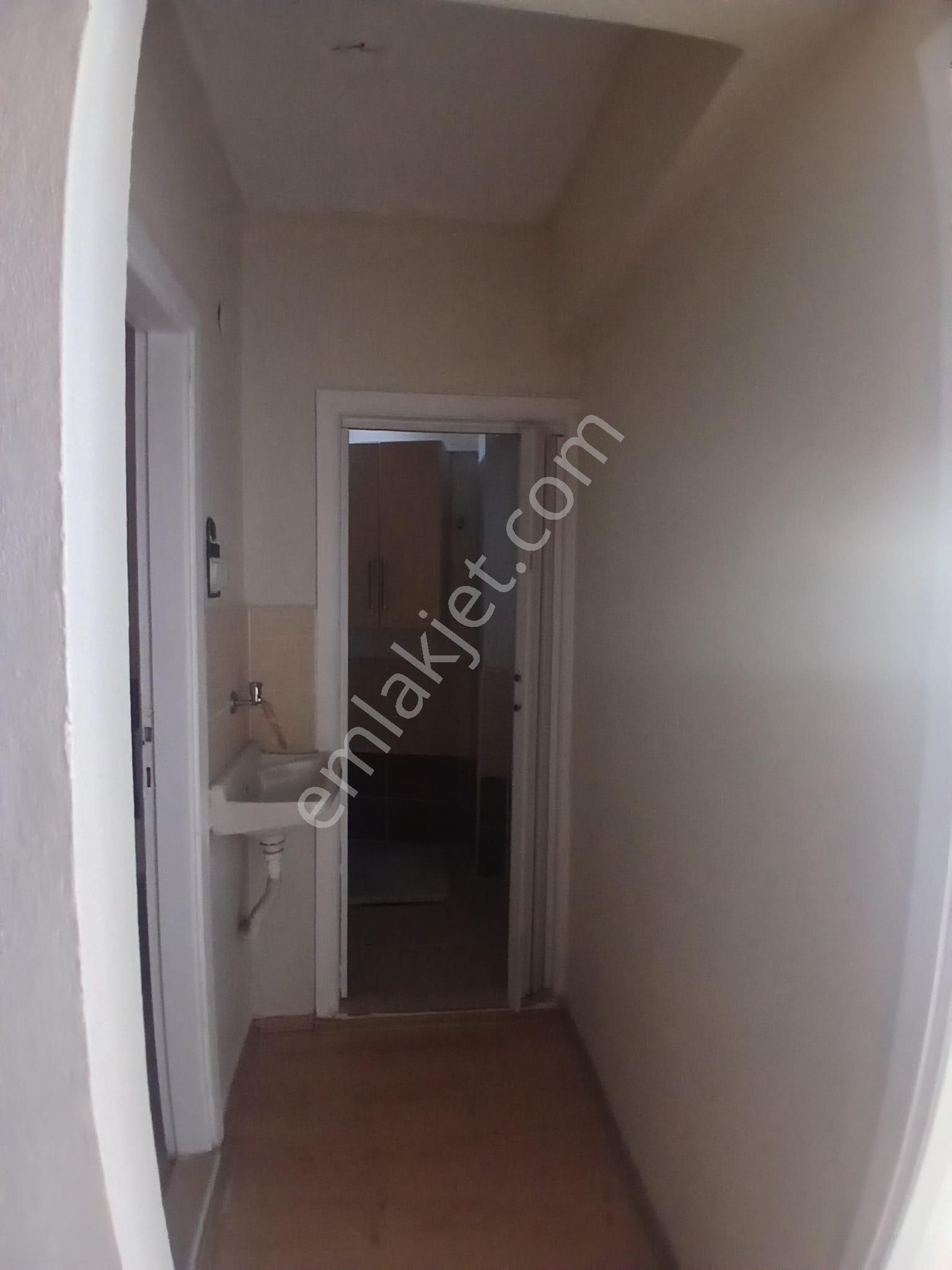 Gemlik Emlaktan Kiralık Derboyu Cadde Üzeri 2+1 - Görsel 23
