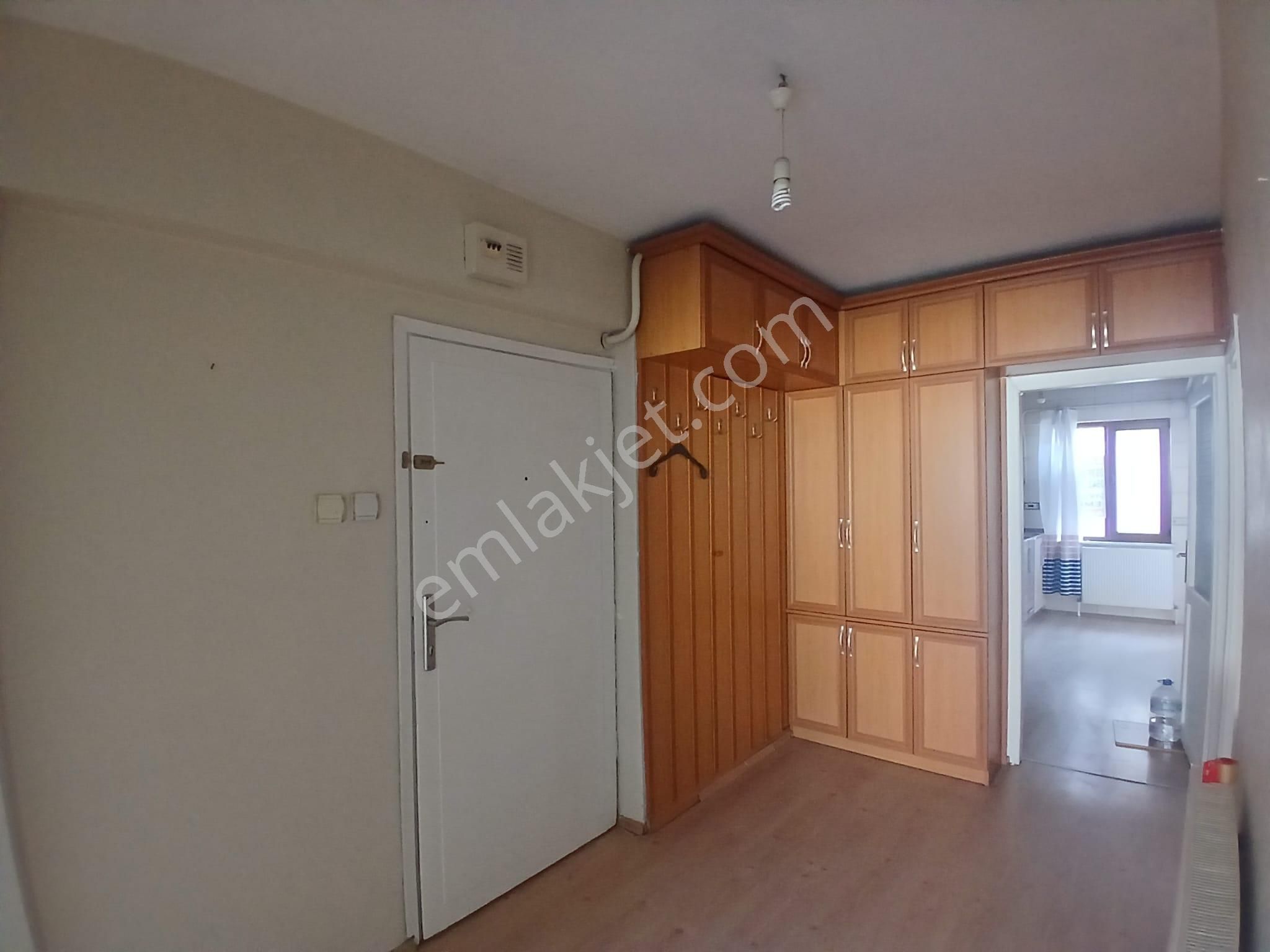 Gemlik Emlaktan Kiralık Derboyu Cadde Üzeri 2+1 - Görsel 9