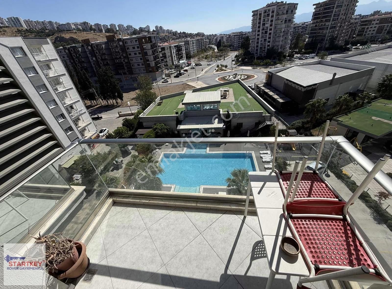 Marka 333 De Havuz Cepheli Kiracısız 1+0 Eşyalı Satılık Daire