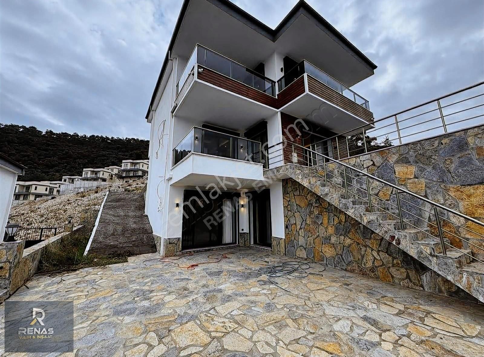 Didim Akbük'te Denize Nazır Sıfır Eşyalı Muhteşem Villa - Görsel 33