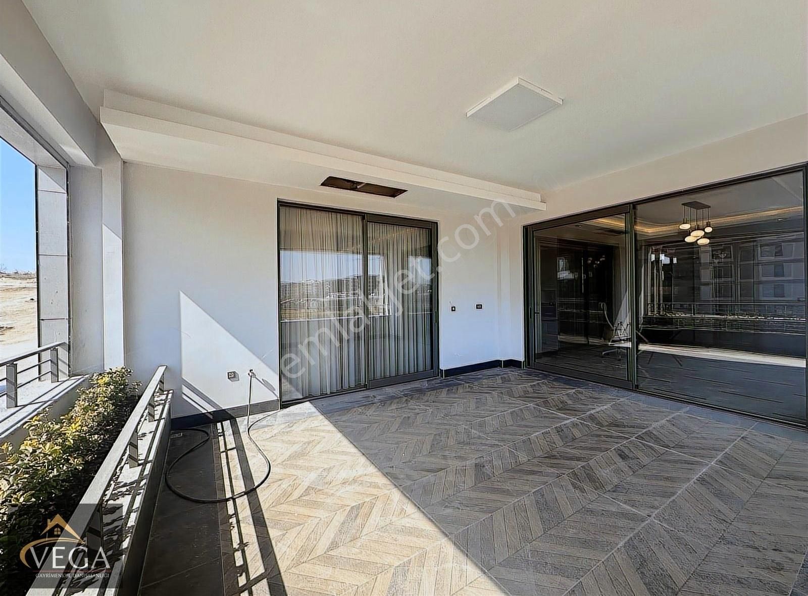 Vega Gayrimenkul'den 15 Temmuz Mevkinde 5.5+1 Satılık Daire - Görsel 10