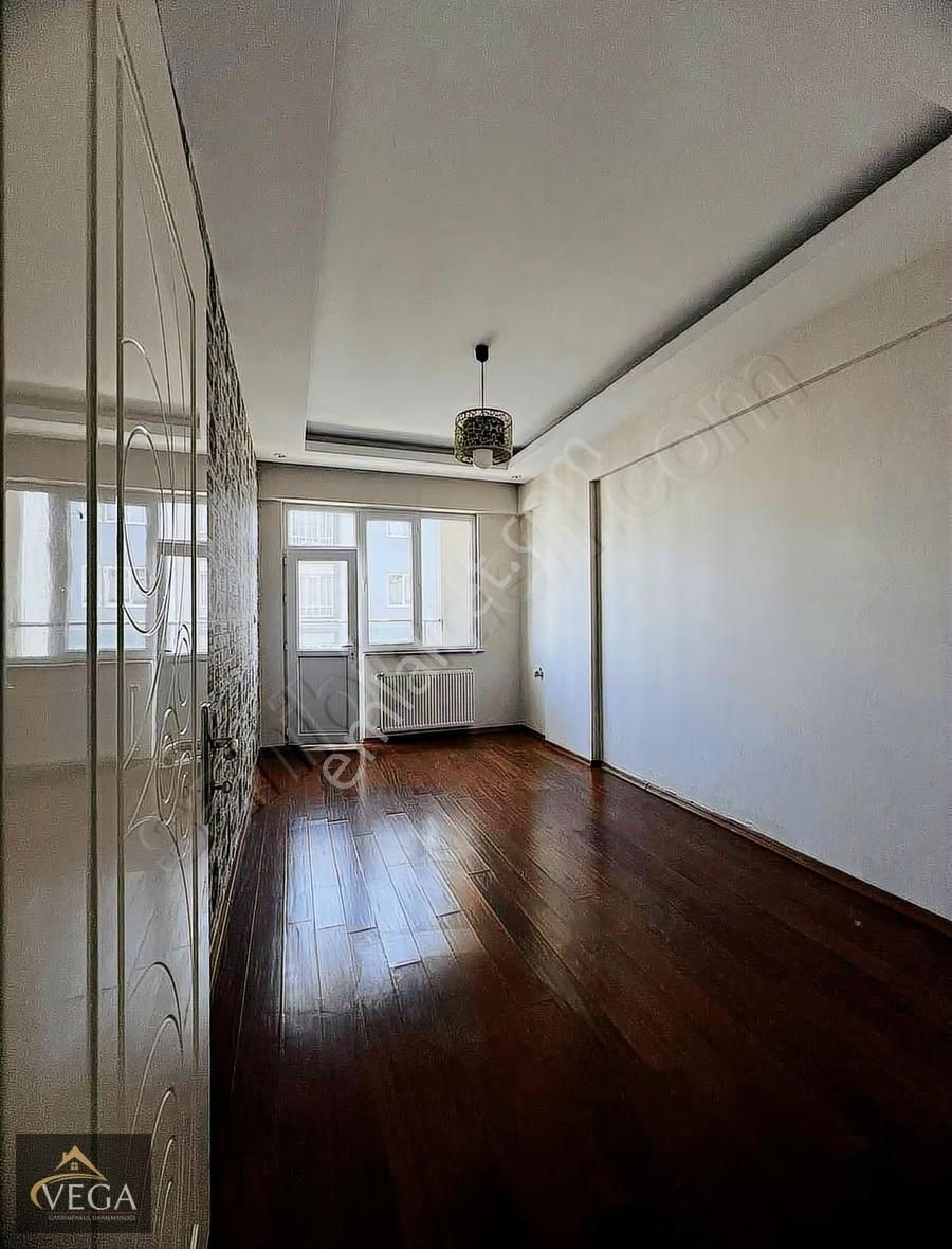 Vega Gayrimenkulden Karacaahmet Kanal Yolunda Satılık 3+1 Daire - Görsel 4