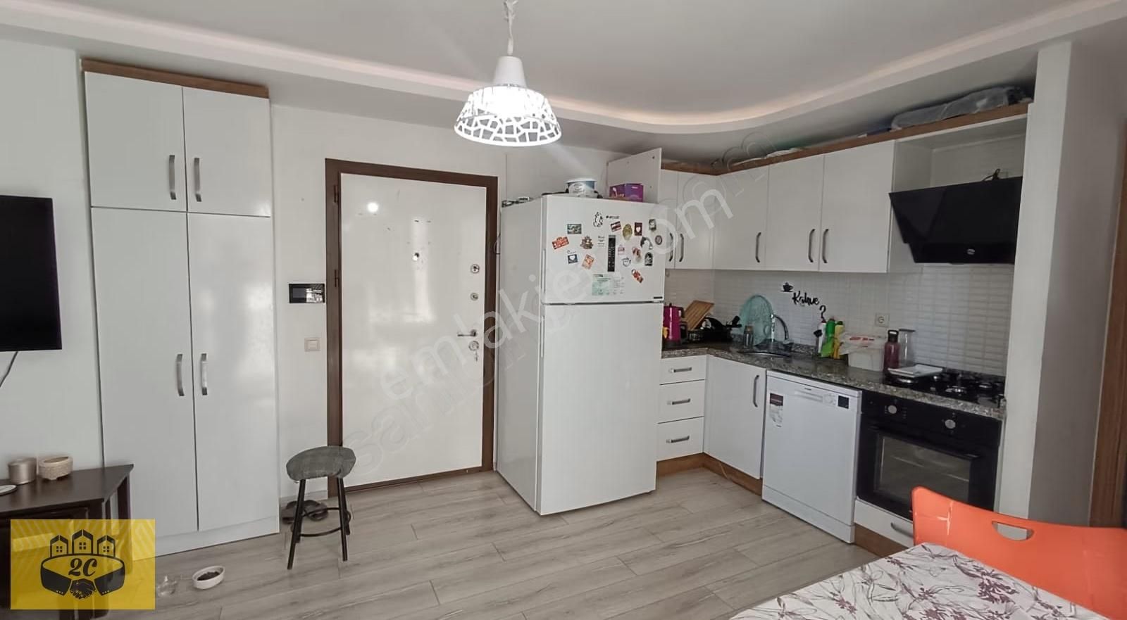 100.yıl Merkezi Konum 4 Katlının 2.katı Yatırımlık 1+1 Daire