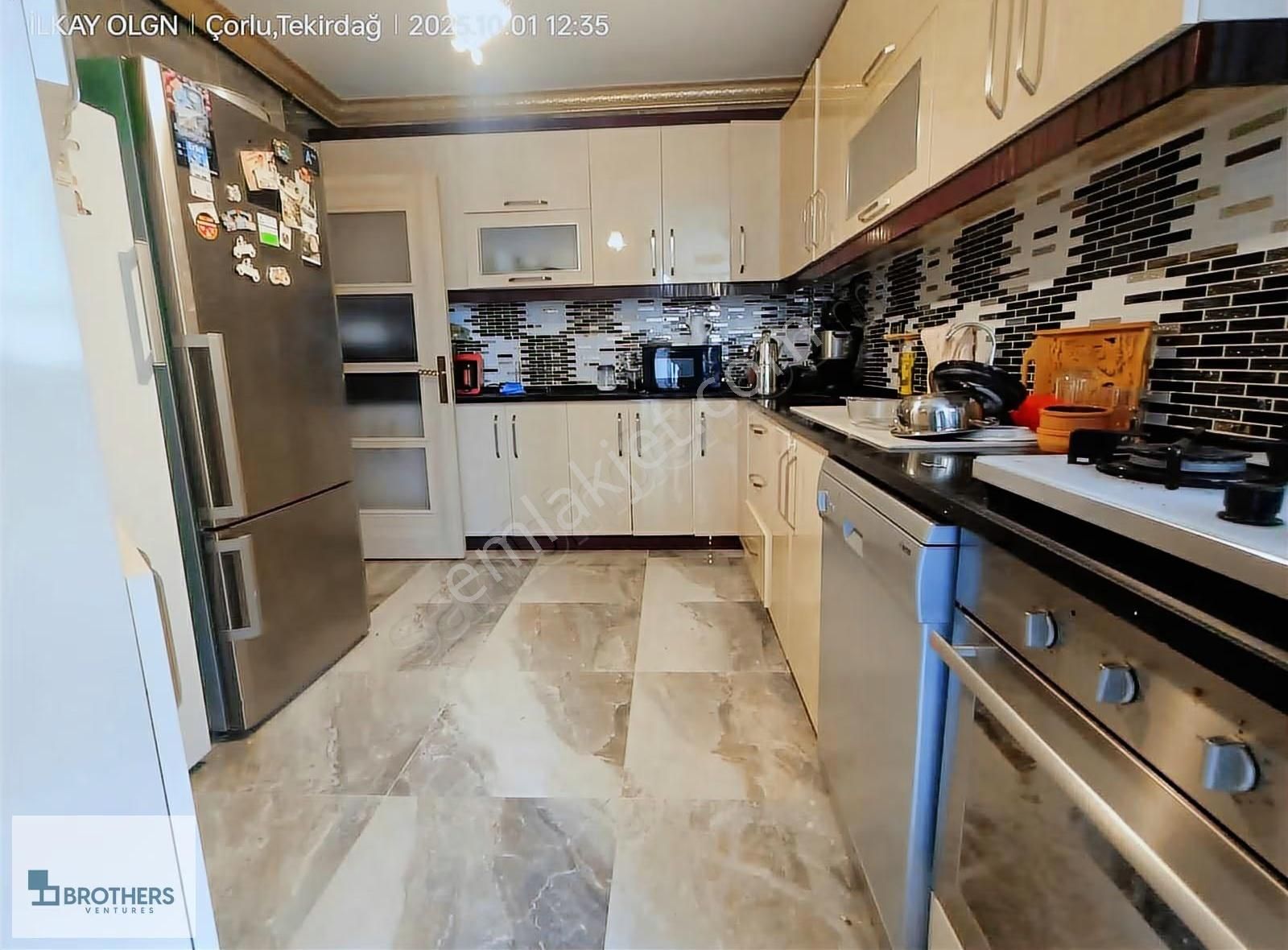 Brothersdan Muhittin Mah.170m2 3+1 İskanlı Arakat Satılık Daire