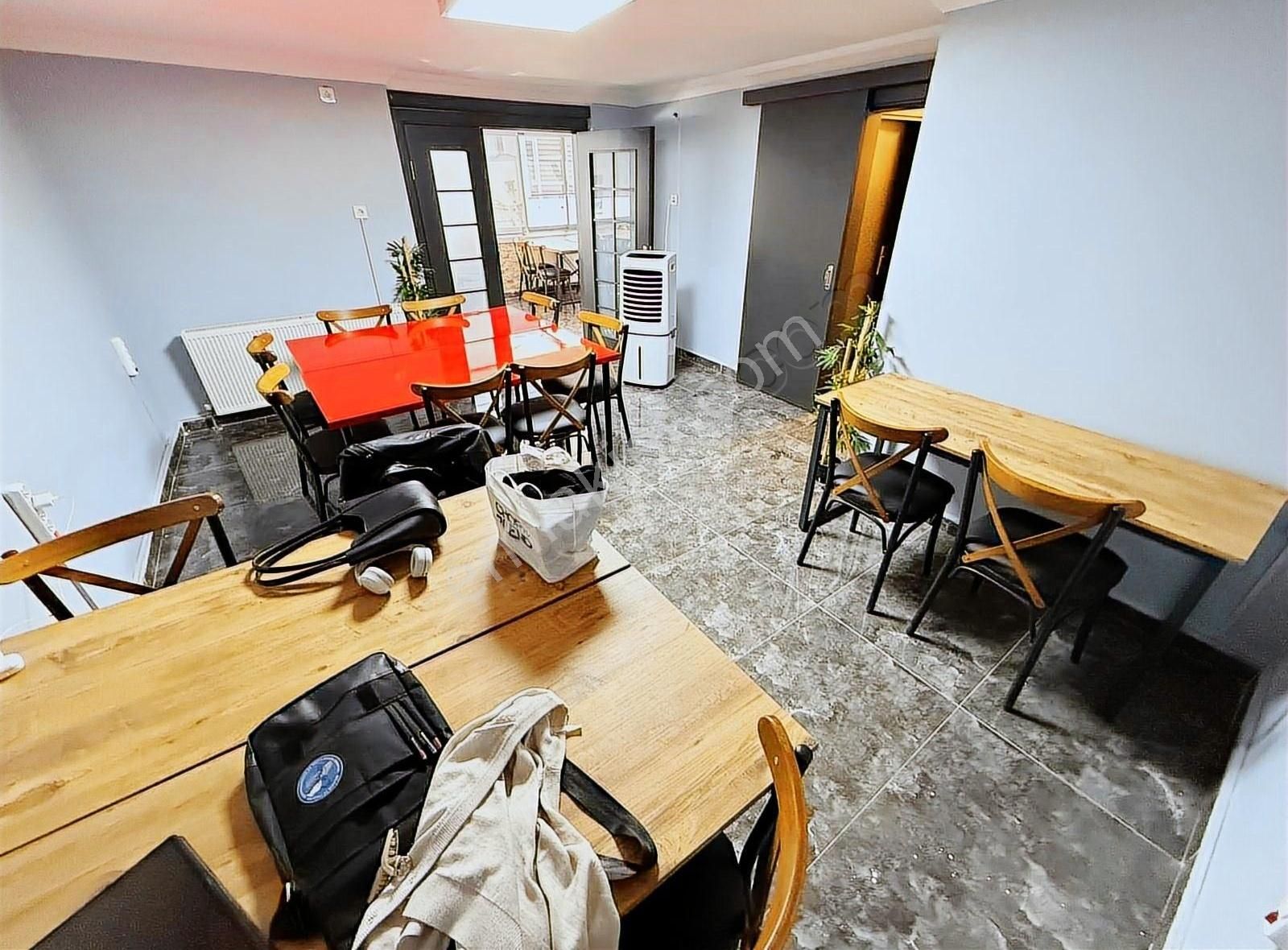 Fırsat!! Mülkiyet Ve İşi İle Birlikte Satılık Teraslı Cafe/bar - Görsel 33