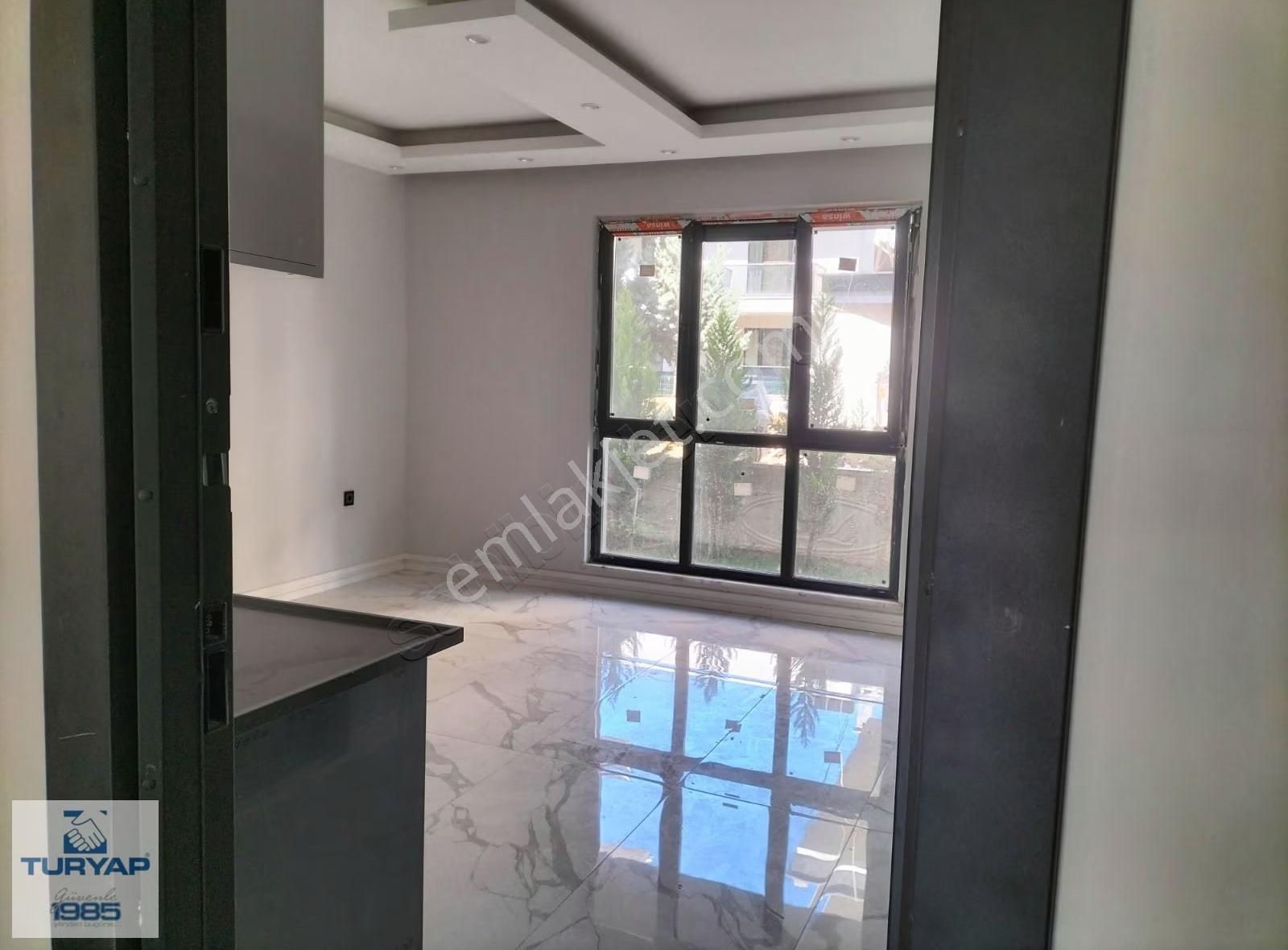 Yalova Kadıköy Tarihi Çınarlı Yola Cephe Satılık Daire
