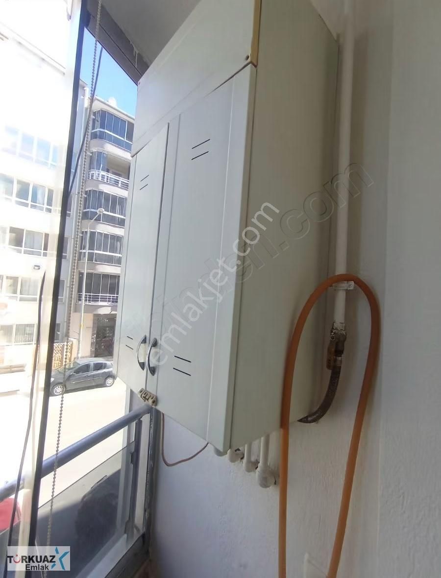 Ertuğrul Merkezde 170 M2 3+1 Ara Kat.1 Ve 4 Kat.yenilenmiş Daire - Görsel 3