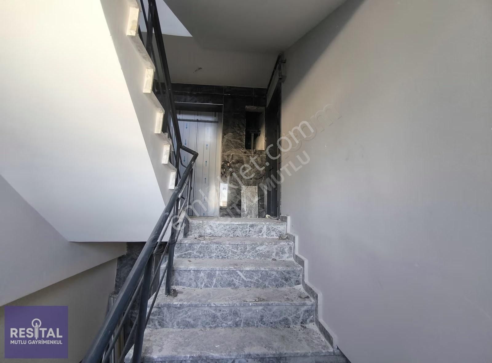 Rs Mutlu Kayapa'da Site İçi 2+1 Ara Kat Sıfır Daire