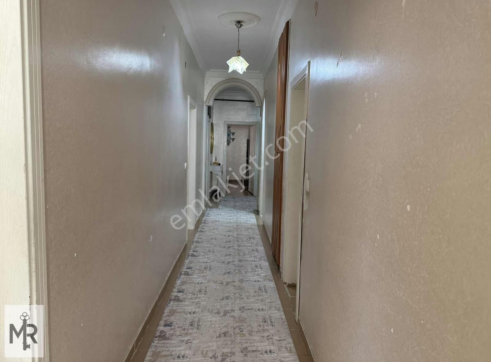 Eski Emniyet Yanı Satılık 3+1 Arakat Daire