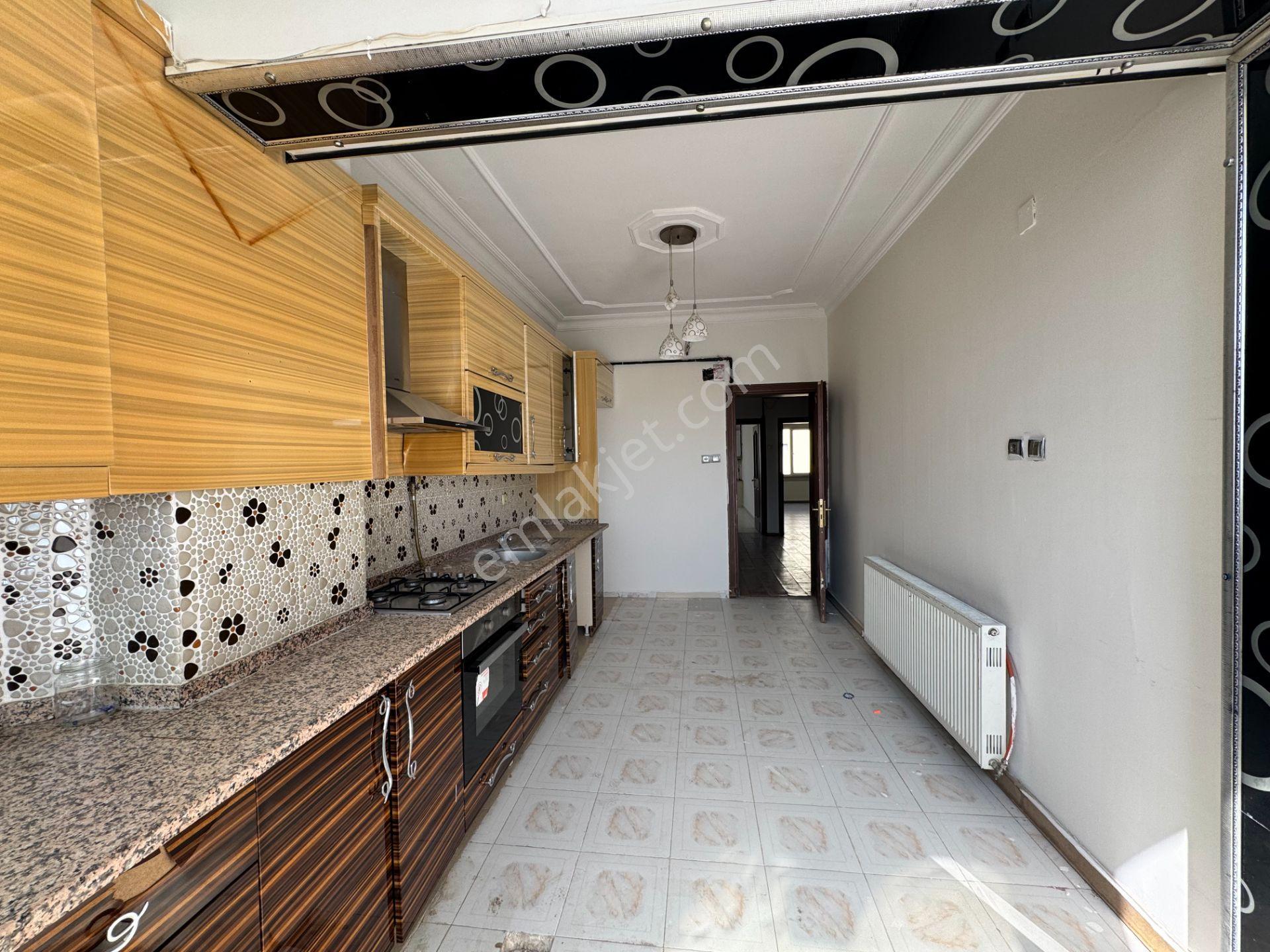 Babil Emlaktan Kiralık Beşevlerde Cadde Üzeri 3+1 Geniş Daire - Görsel 2