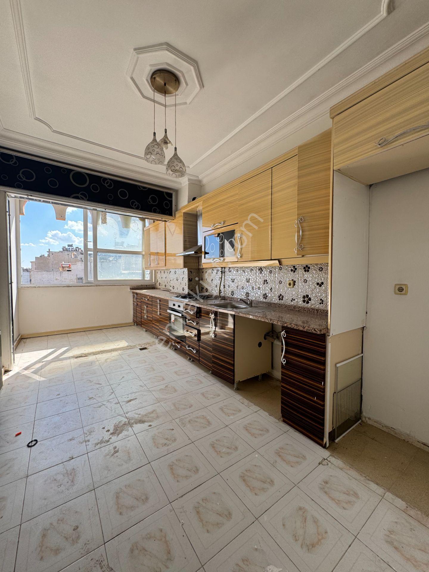 Babil Emlaktan Kiralık Beşevlerde Cadde Üzeri 3+1 Geniş Daire - Görsel 3