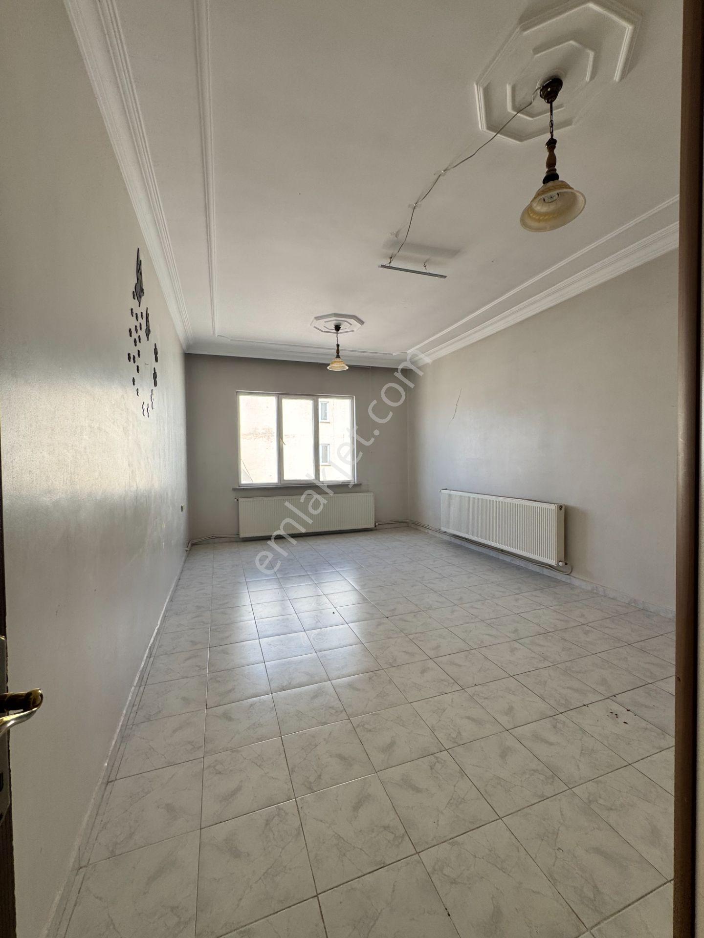 Babil Emlaktan Kiralık Beşevlerde Cadde Üzeri 3+1 Geniş Daire - Görsel 5