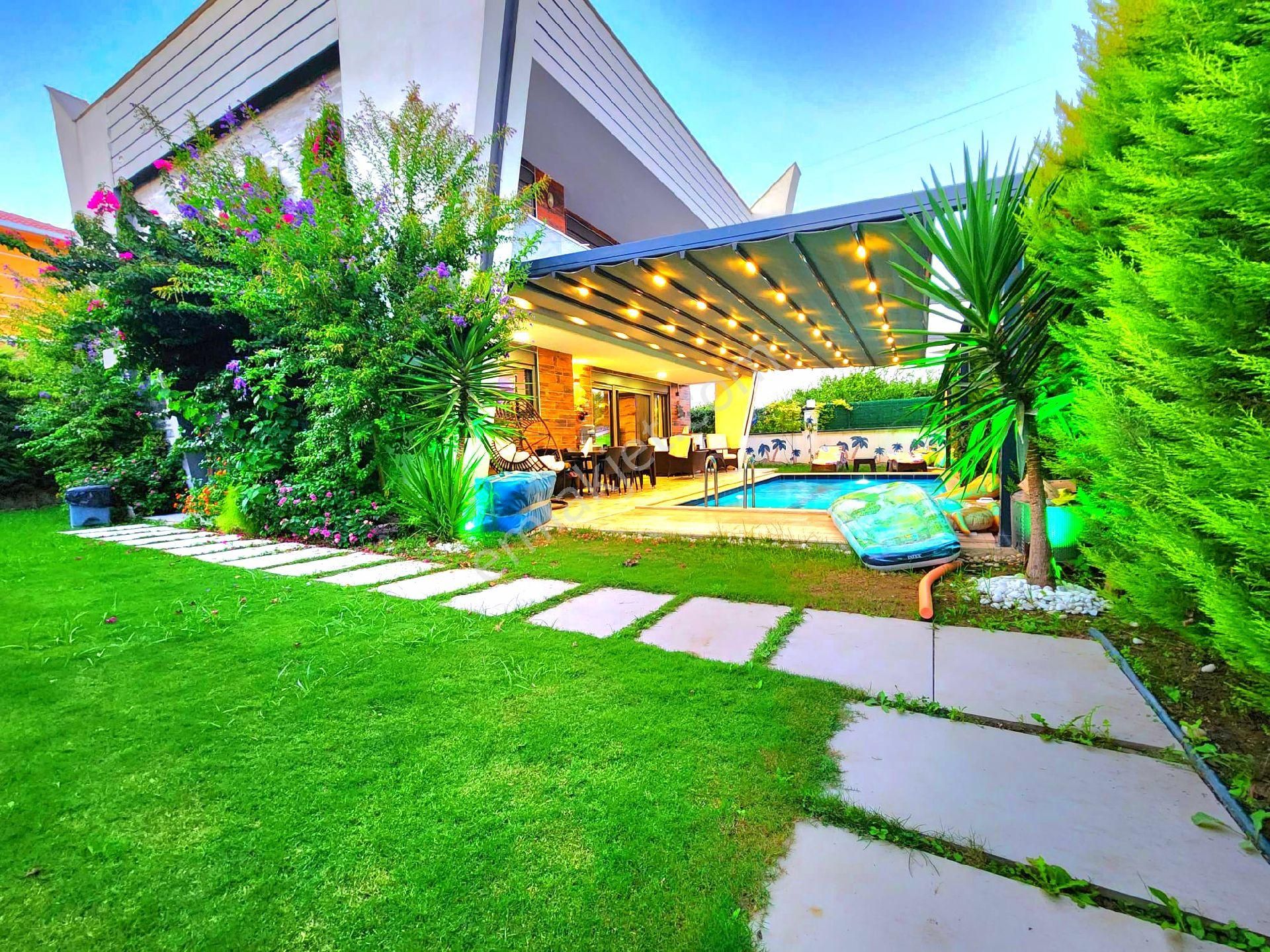 Kuşadasında Plaja Ve Büyük Avm'ye Yakın Özel Havuzlu Ful Eşyalı Tek Müstakil Bahçeli Villa - Görsel 5