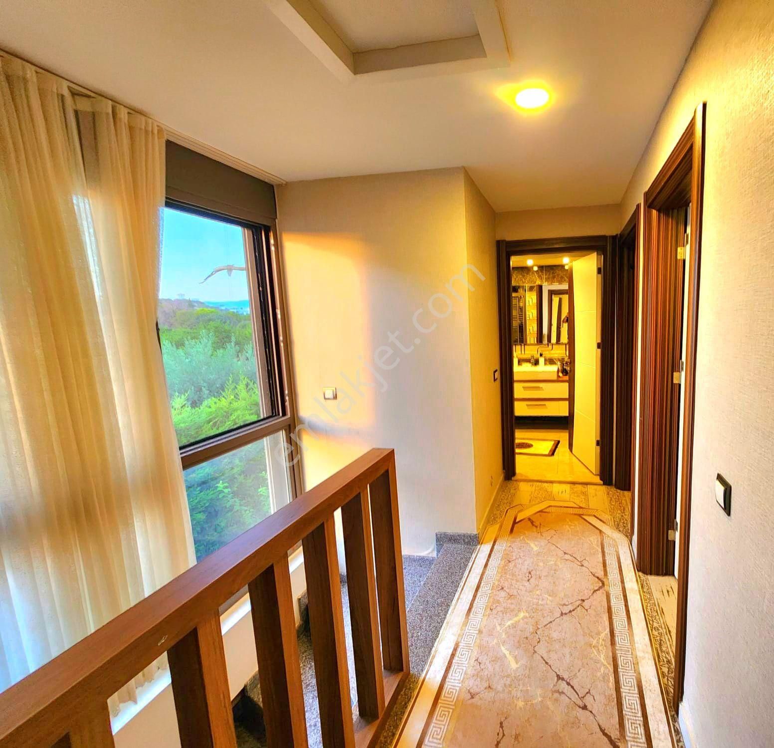 Kuşadasında Plaja Ve Büyük Avm'ye Yakın Özel Havuzlu Ful Eşyalı Tek Müstakil Bahçeli Villa - Görsel 31