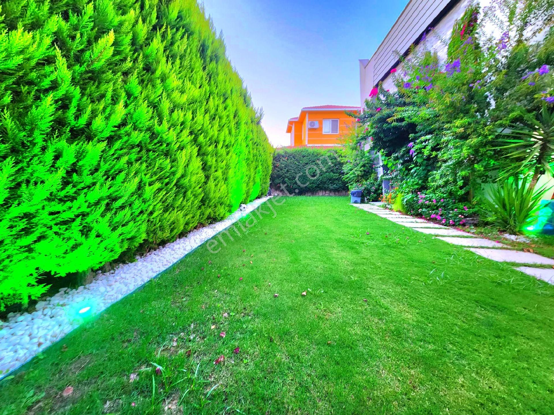 Kuşadasında Plaja Ve Büyük Avm'ye Yakın Özel Havuzlu Ful Eşyalı Tek Müstakil Bahçeli Villa - Görsel 6