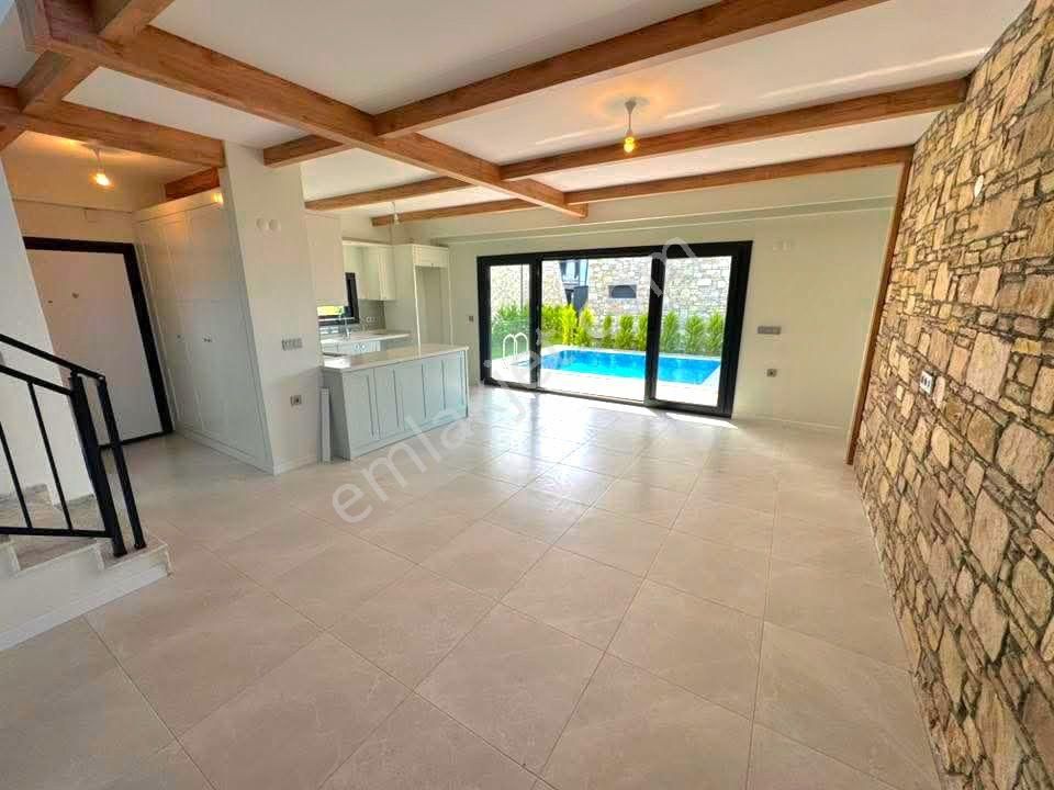 Davutlarda Özel Havuzlu Tek Müstakil Sıfır Villa - Görsel 23