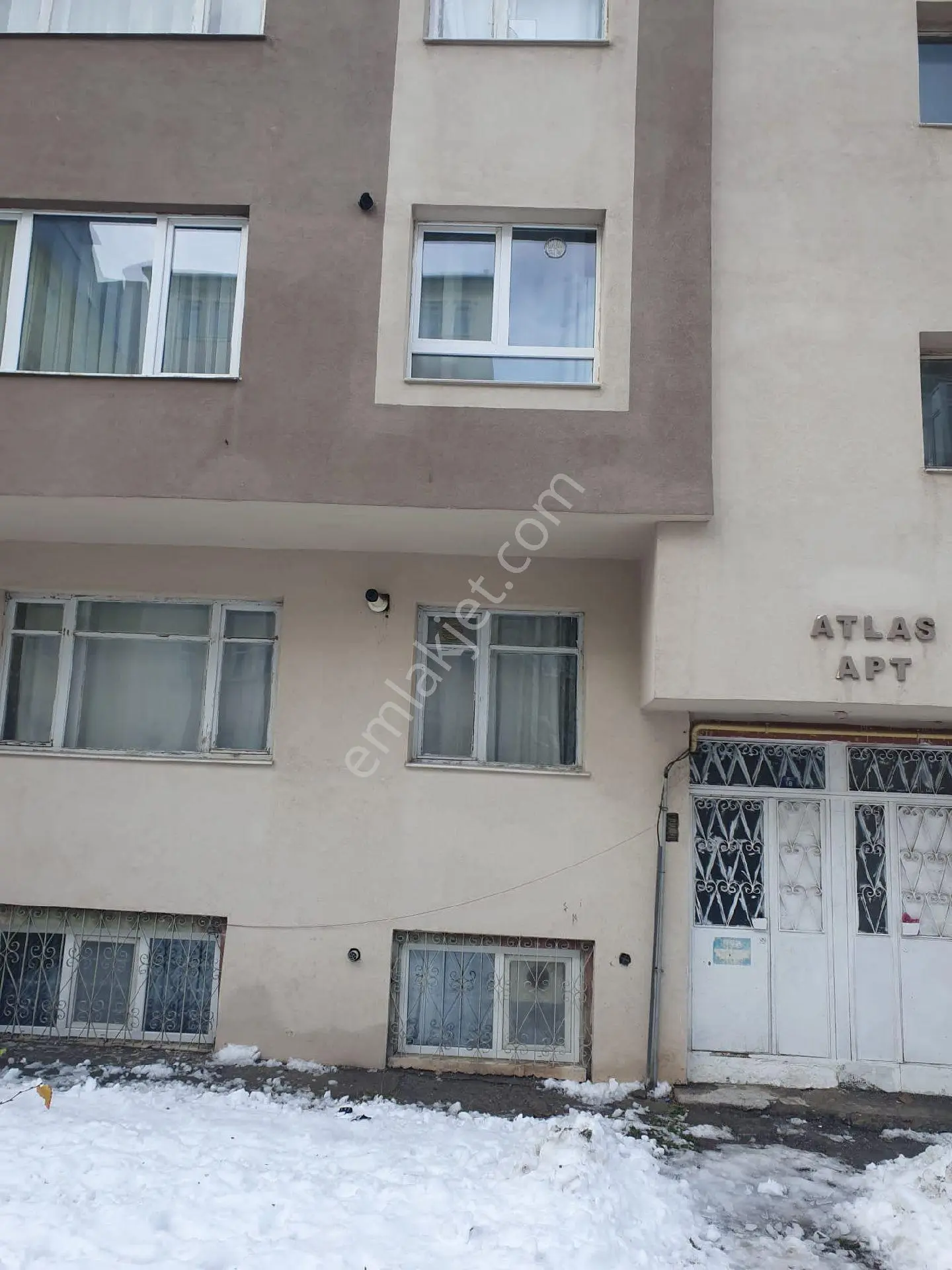 Yukarı Köşk Mahallesinde Eşyalı Kiralık 2+1 Daire