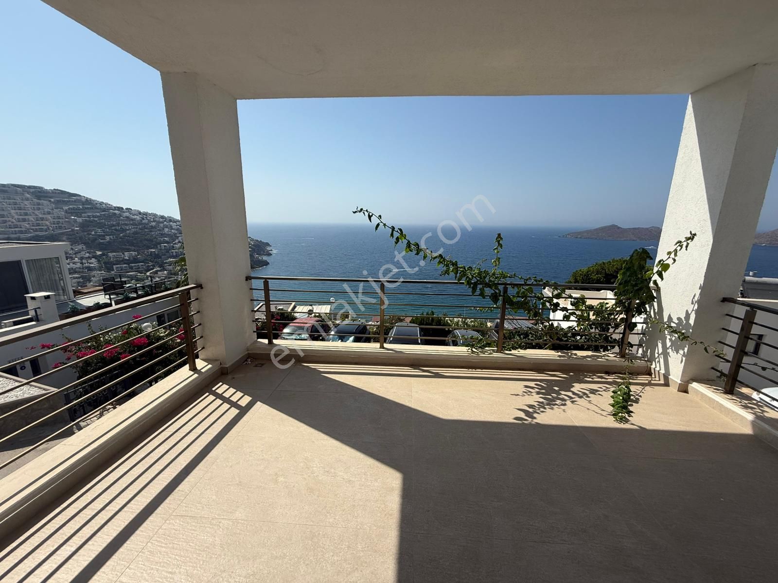 Geriş Mah. Yamaç Evler Sitesinde Full Deniz Manzaralı 4+1 Villa - Görsel 13