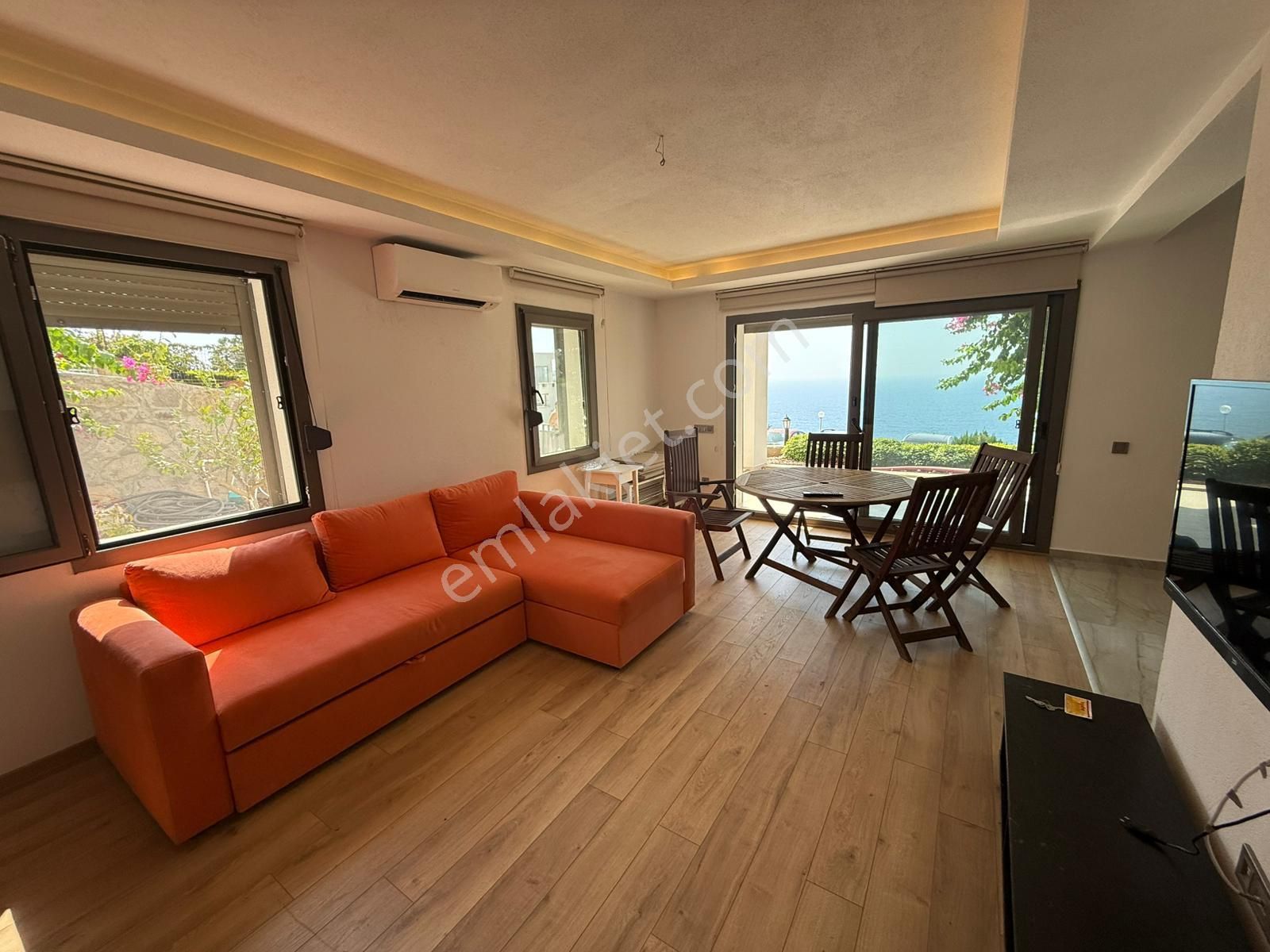 Geriş Mah. Yamaç Evler Sitesinde Full Deniz Manzaralı 4+1 Villa