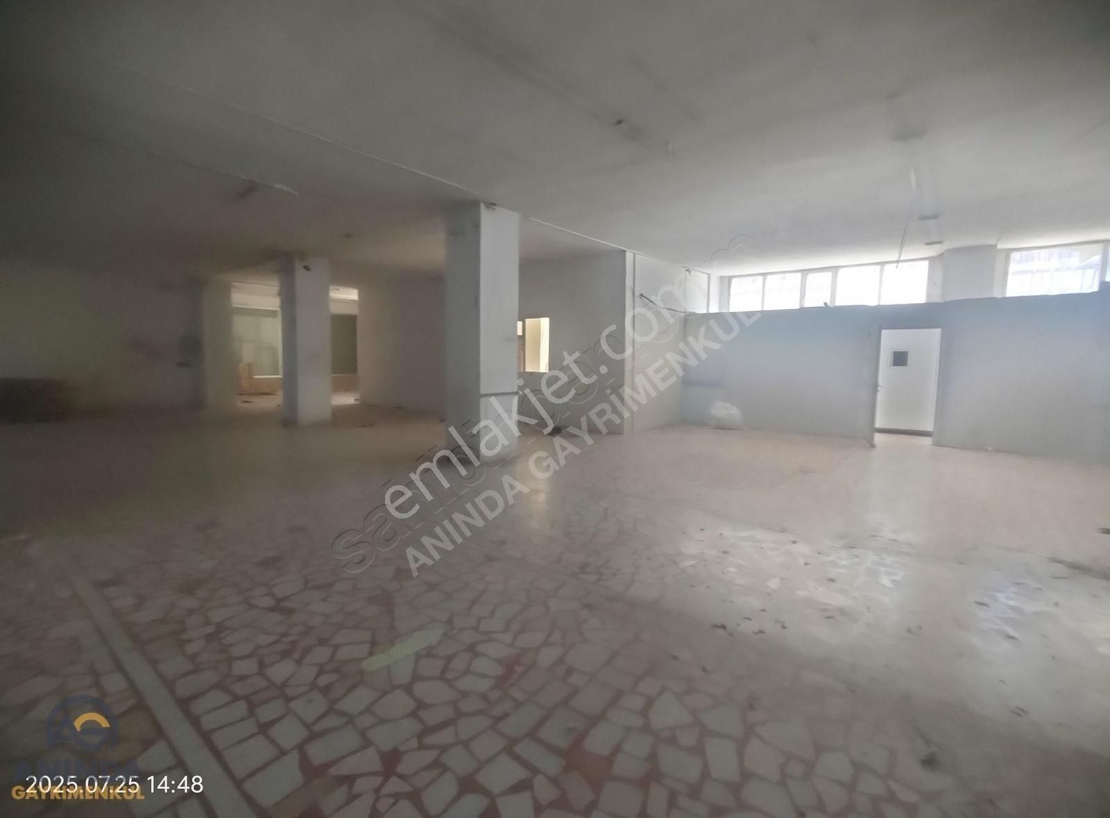 Anında Hakandan Halkalı Zeynebiye Kiralık 1000 M2 Giriş İşyeri - Görsel 7