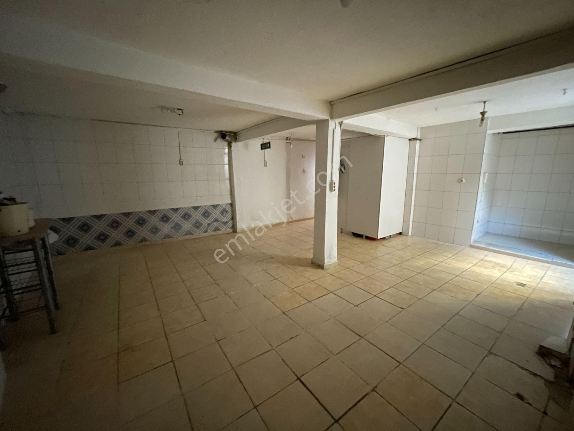 Cerrahpaşa’da Ana Cadde Üzerinde Köşe Konumlu Kiralık Şık Dükkan - Görsel 23